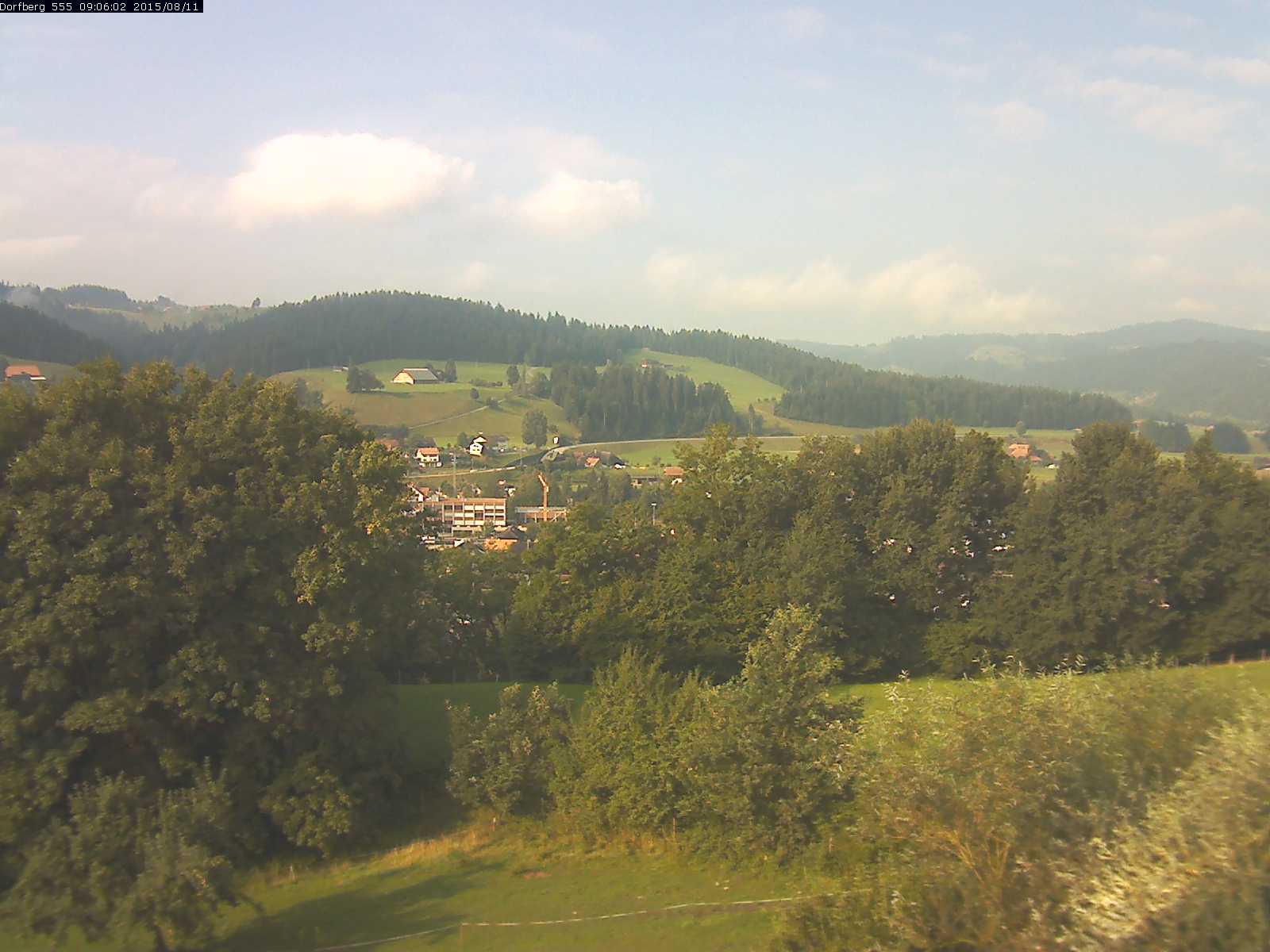 Webcam-Bild: Aussicht vom Dorfberg in Langnau 20150811-090601
