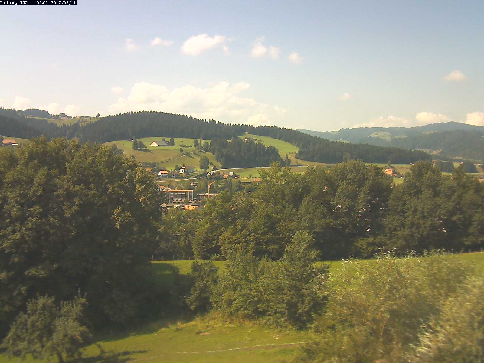 Webcam-Bild: Aussicht vom Dorfberg in Langnau 20150811-110601
