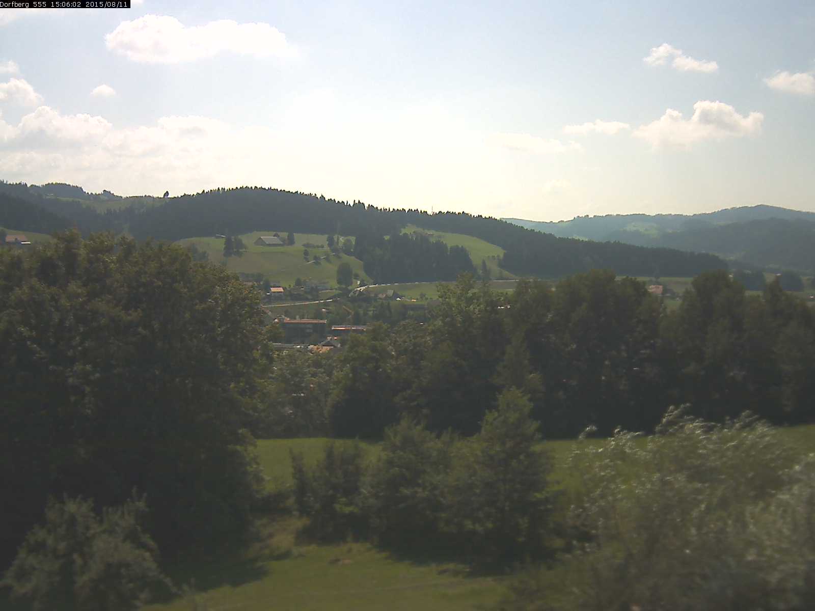 Webcam-Bild: Aussicht vom Dorfberg in Langnau 20150811-150602