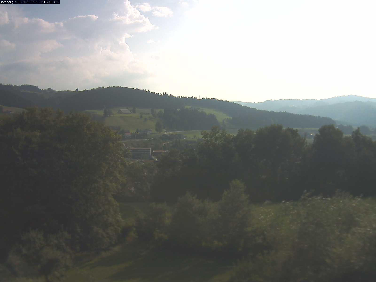 Webcam-Bild: Aussicht vom Dorfberg in Langnau 20150811-180601