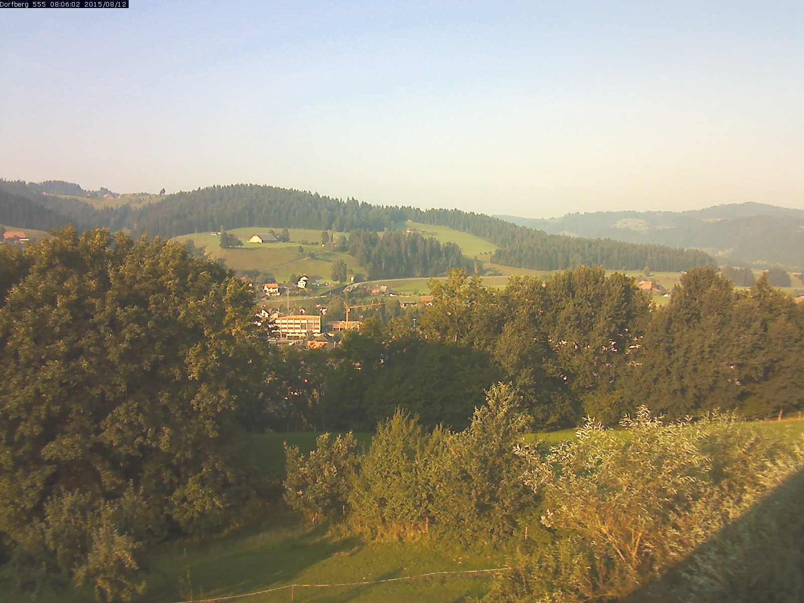 Webcam-Bild: Aussicht vom Dorfberg in Langnau 20150812-080601