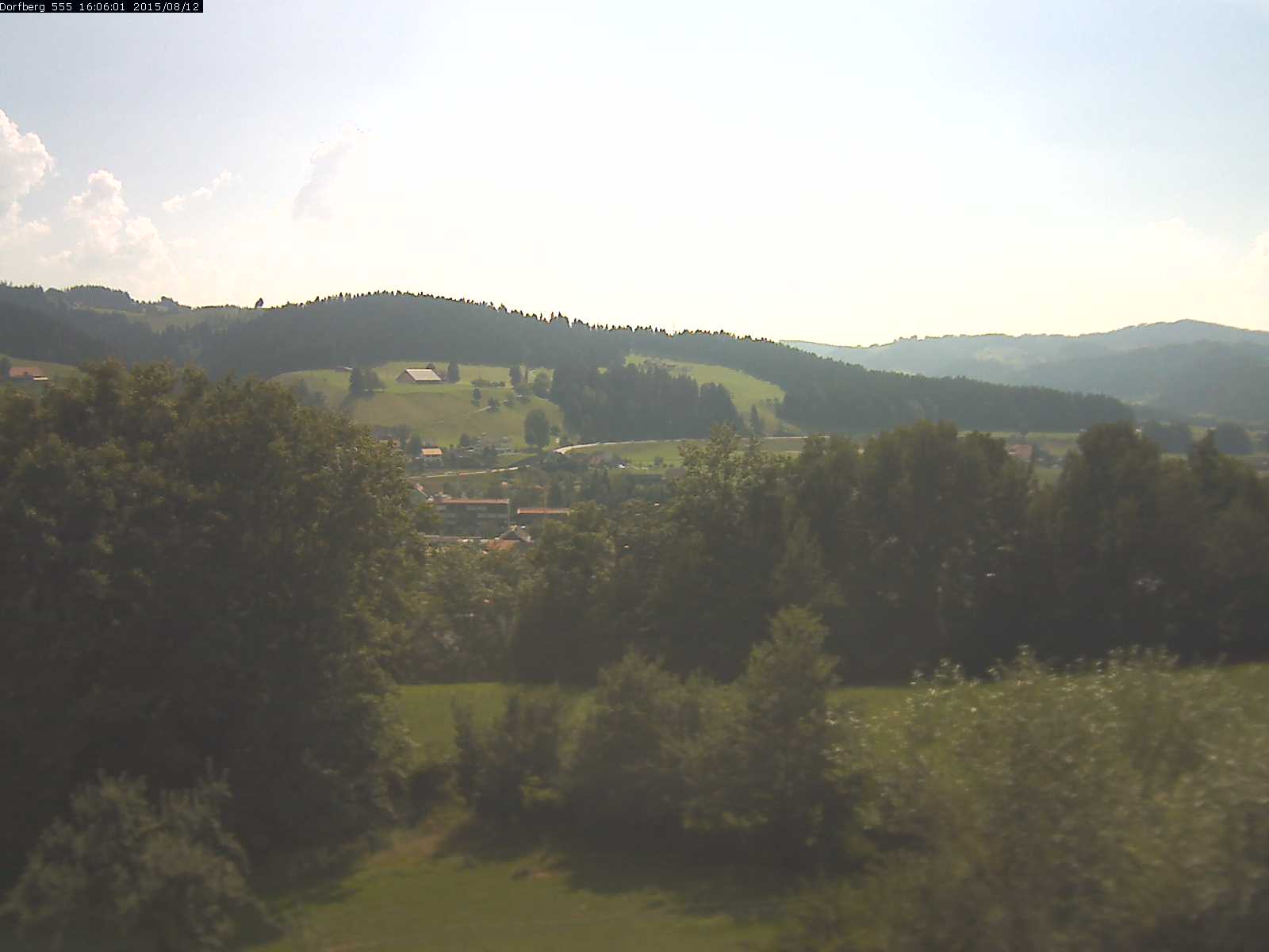 Webcam-Bild: Aussicht vom Dorfberg in Langnau 20150812-160601