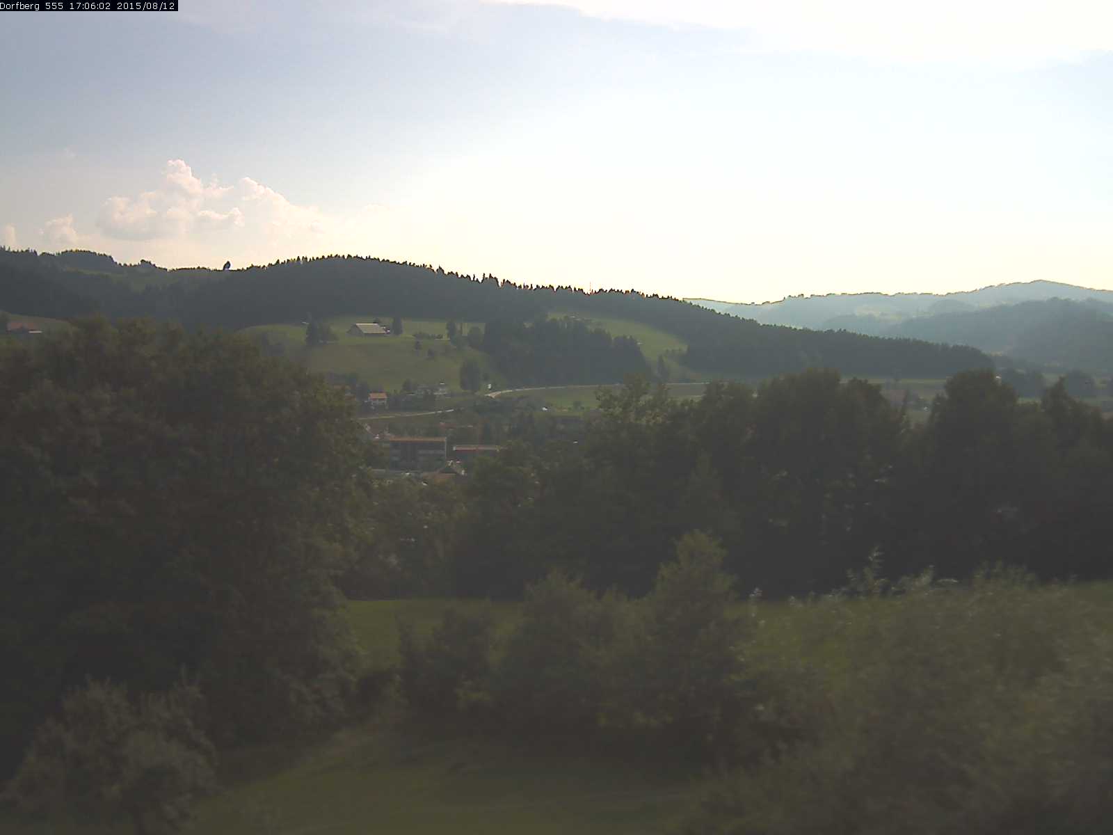 Webcam-Bild: Aussicht vom Dorfberg in Langnau 20150812-170601