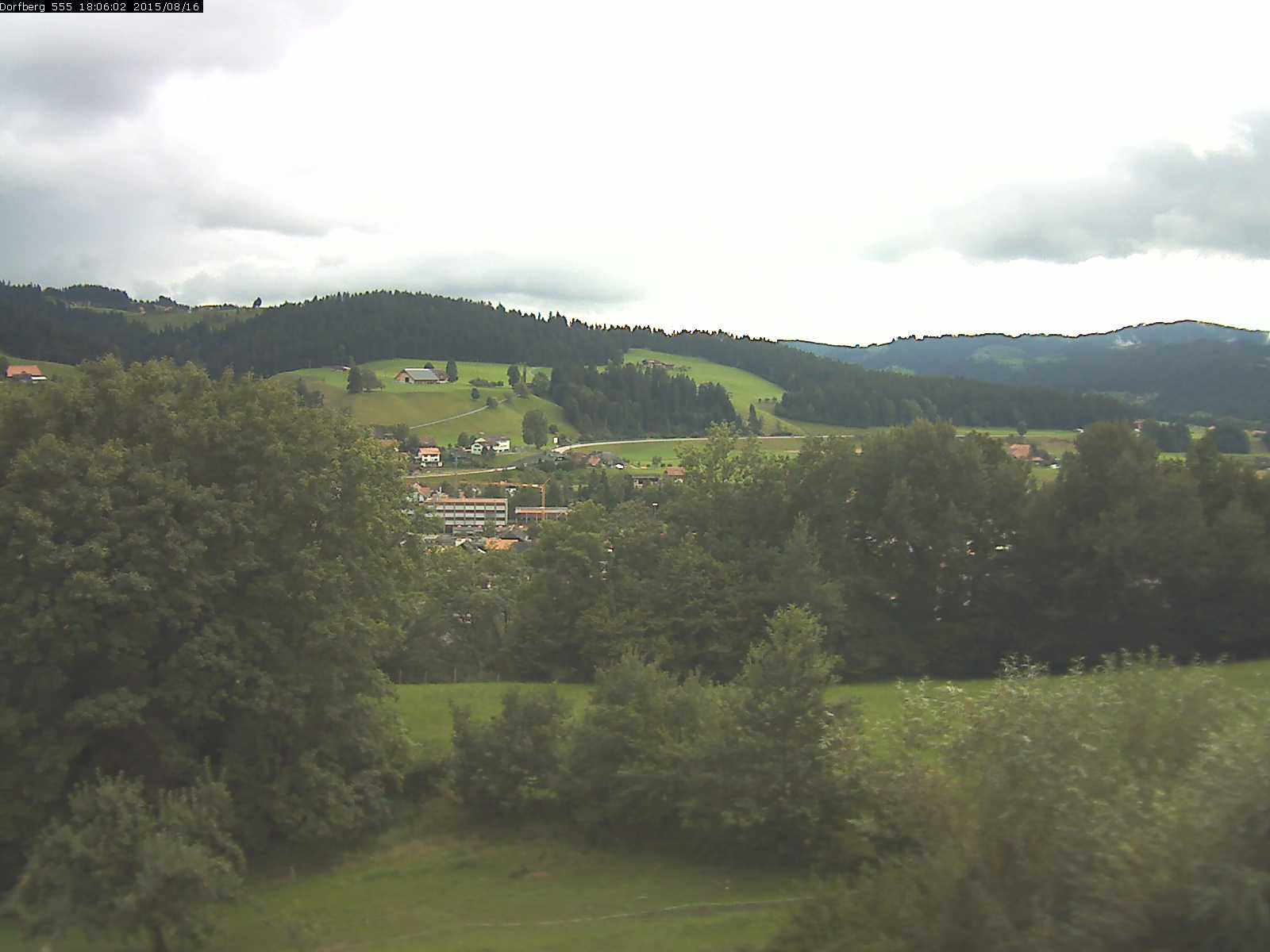 Webcam-Bild: Aussicht vom Dorfberg in Langnau 20150816-180601