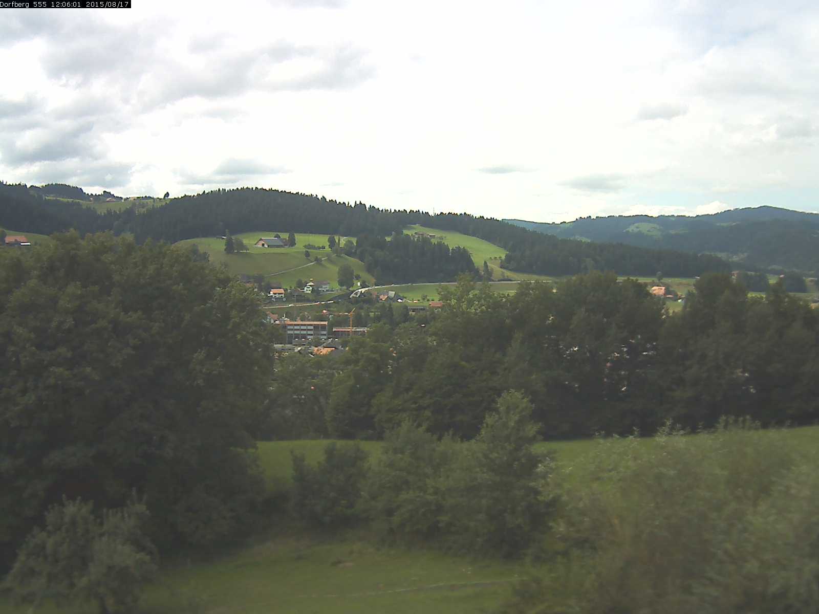 Webcam-Bild: Aussicht vom Dorfberg in Langnau 20150817-120601