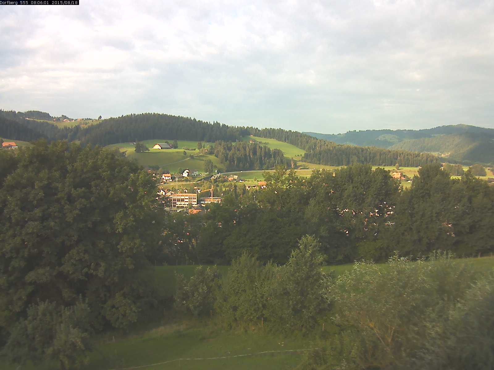 Webcam-Bild: Aussicht vom Dorfberg in Langnau 20150818-080601