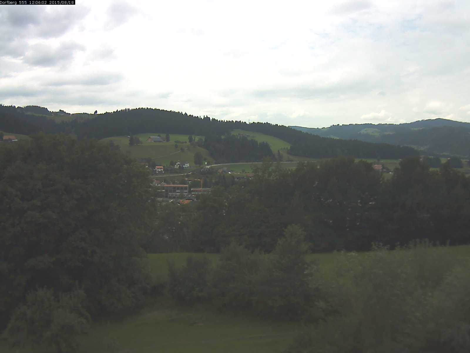 Webcam-Bild: Aussicht vom Dorfberg in Langnau 20150818-120601
