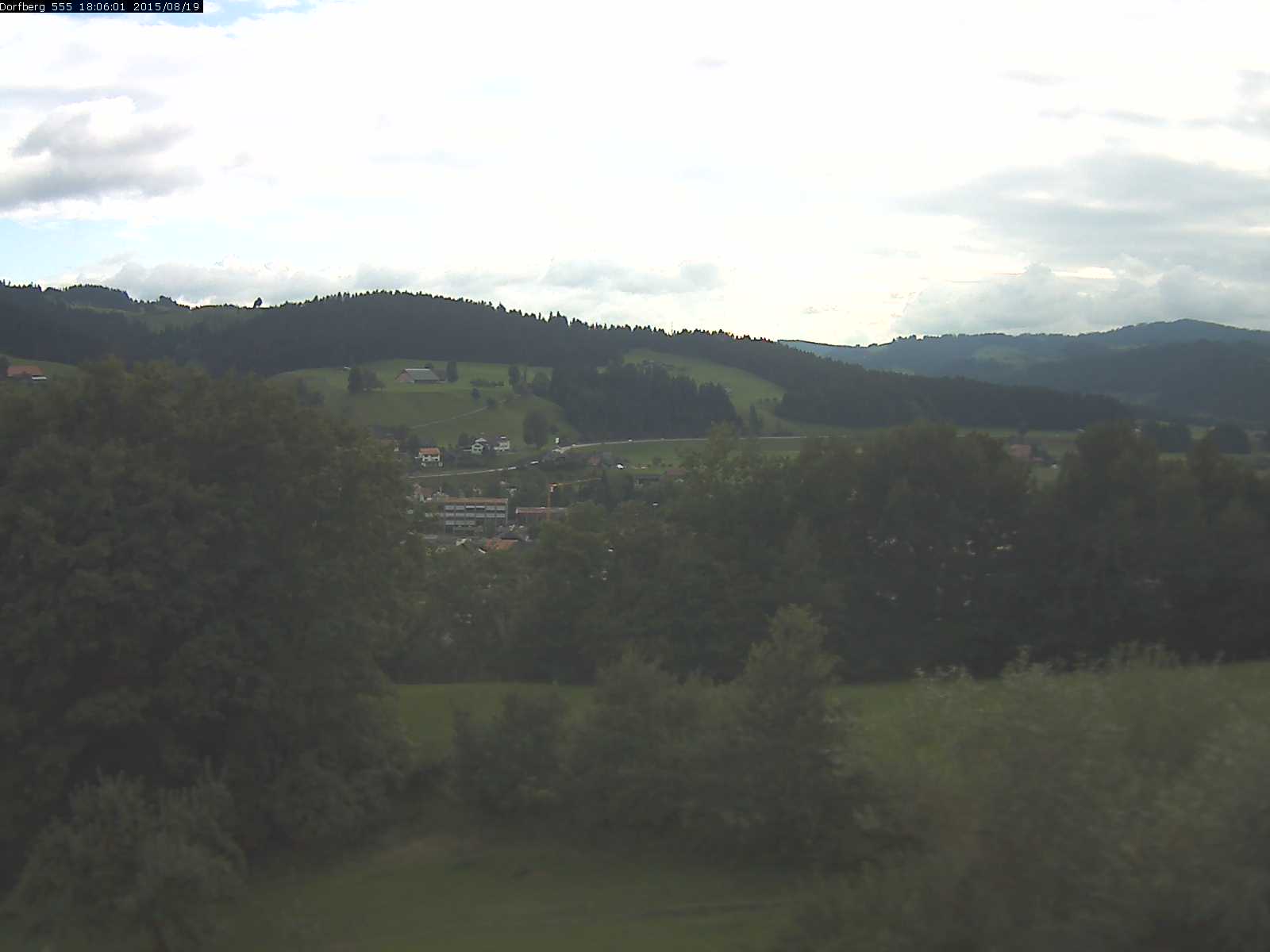 Webcam-Bild: Aussicht vom Dorfberg in Langnau 20150819-180601