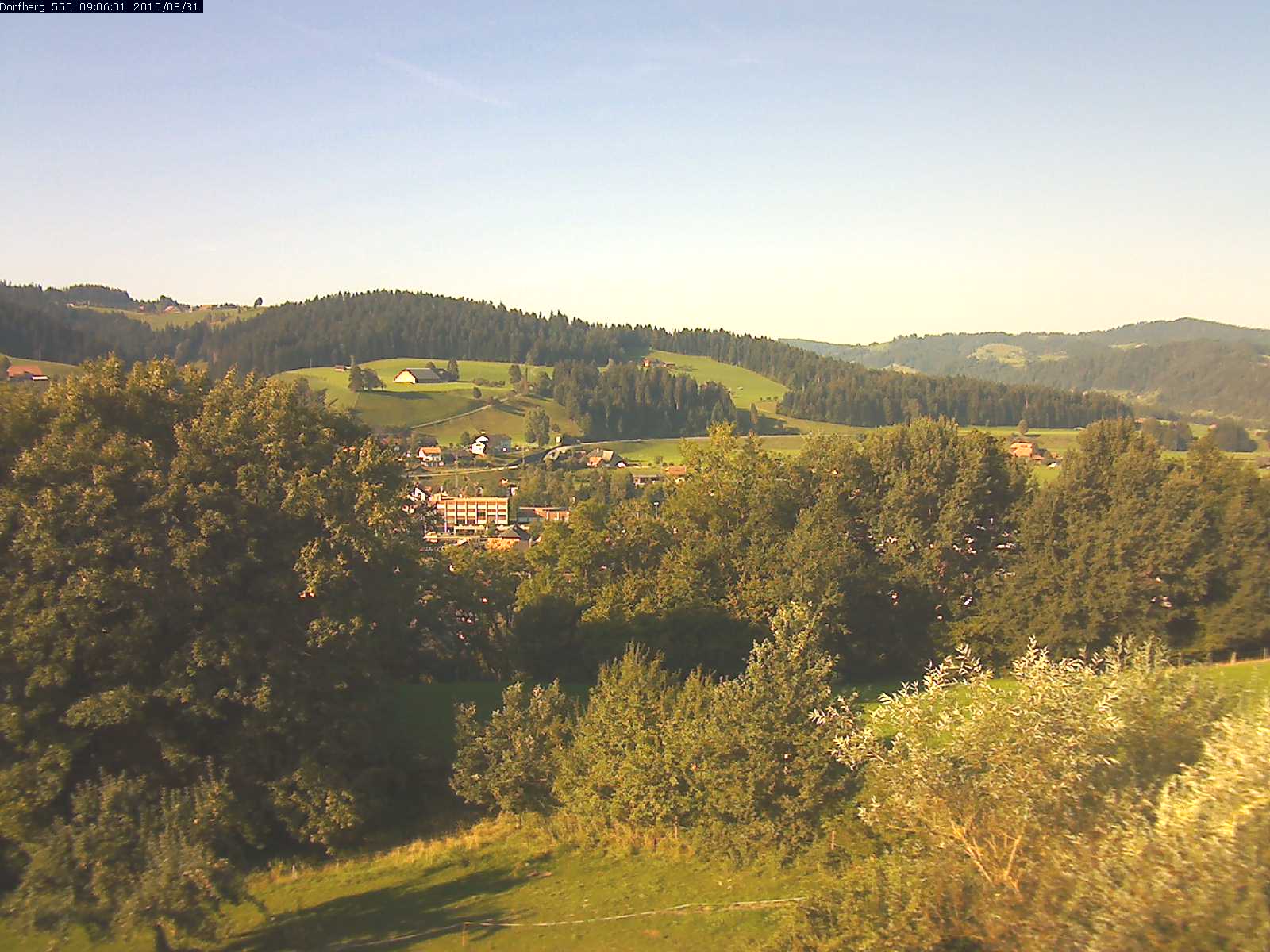 Webcam-Bild: Aussicht vom Dorfberg in Langnau 20150831-090601