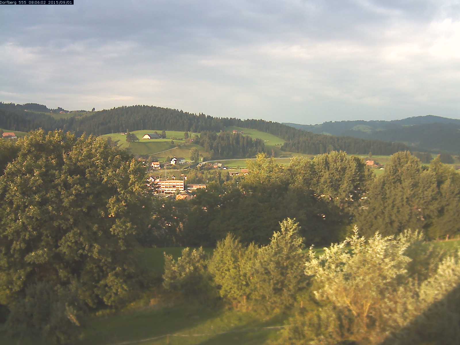 Webcam-Bild: Aussicht vom Dorfberg in Langnau 20150901-080601