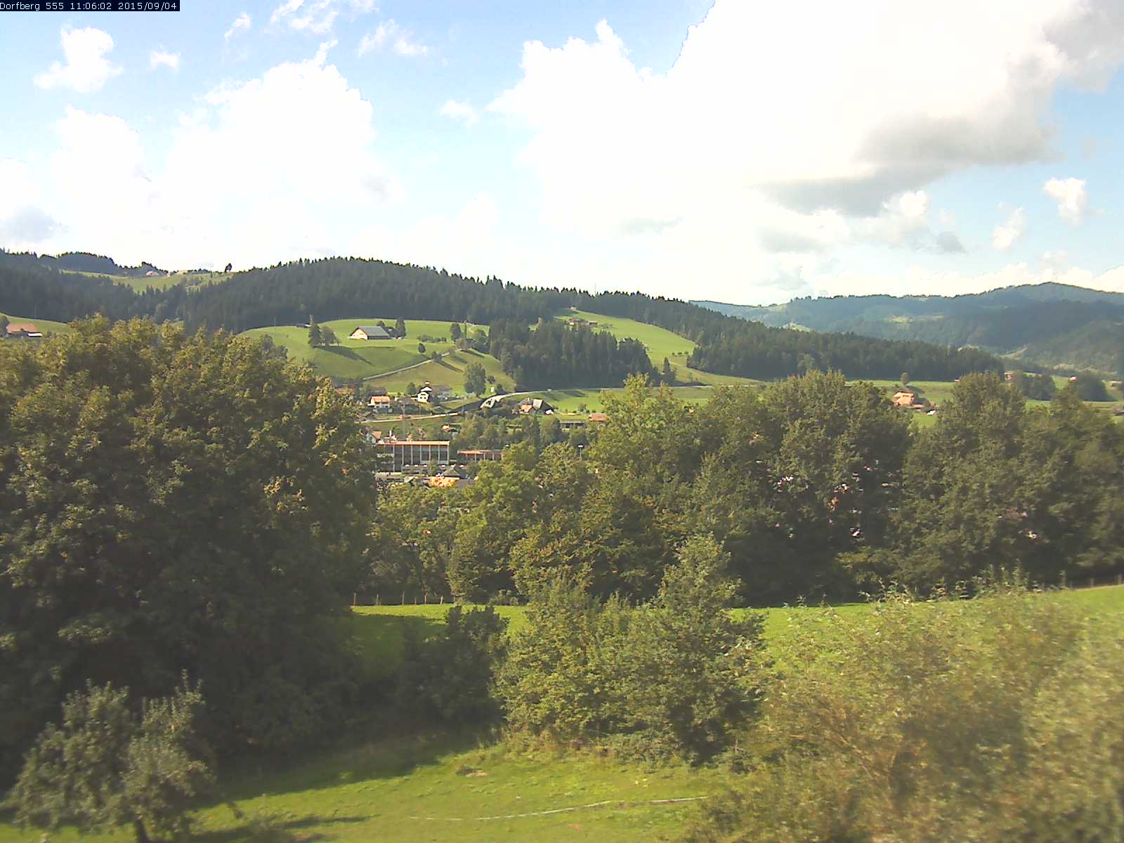 Webcam-Bild: Aussicht vom Dorfberg in Langnau 20150904-110601