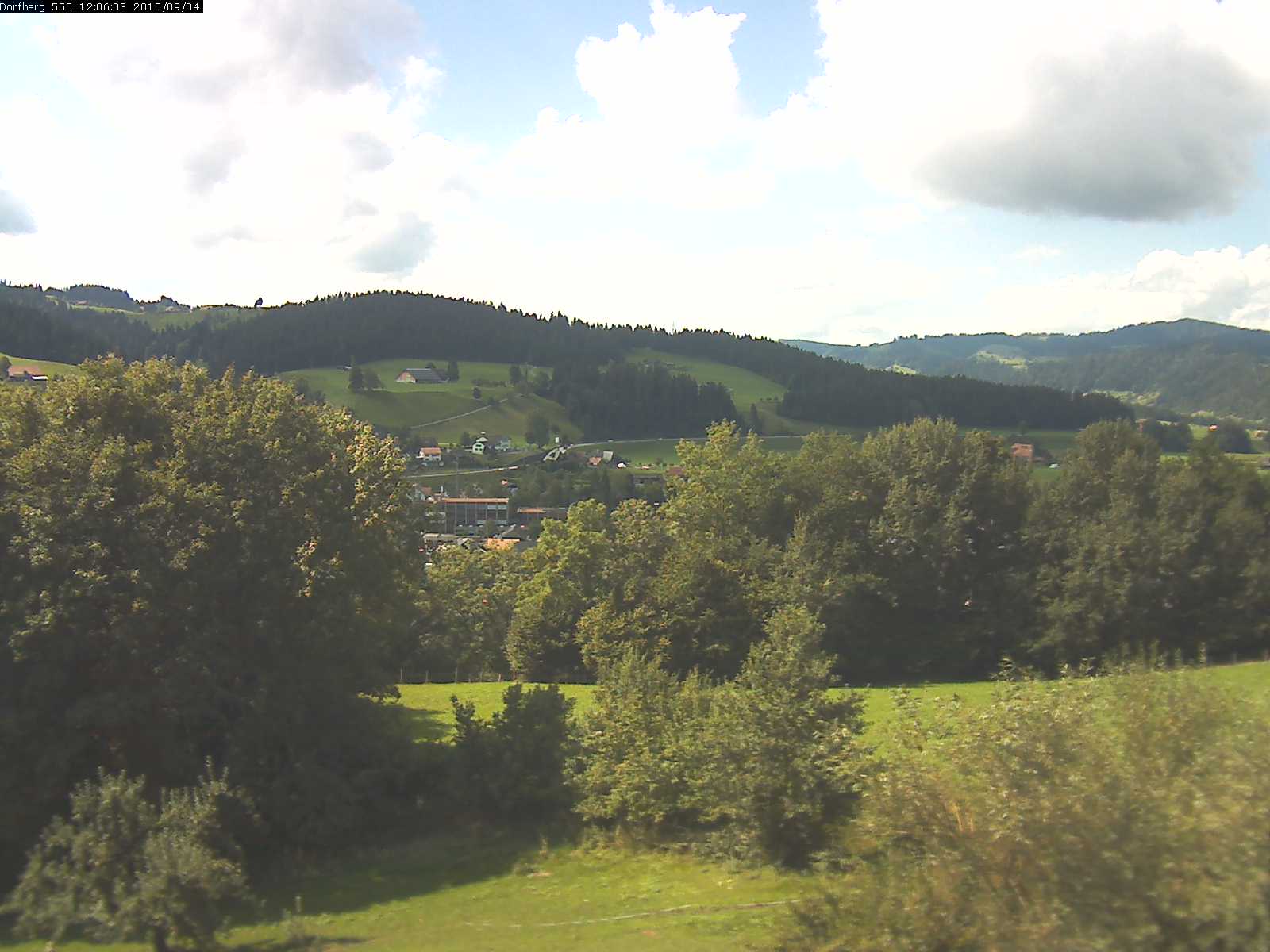 Webcam-Bild: Aussicht vom Dorfberg in Langnau 20150904-120601