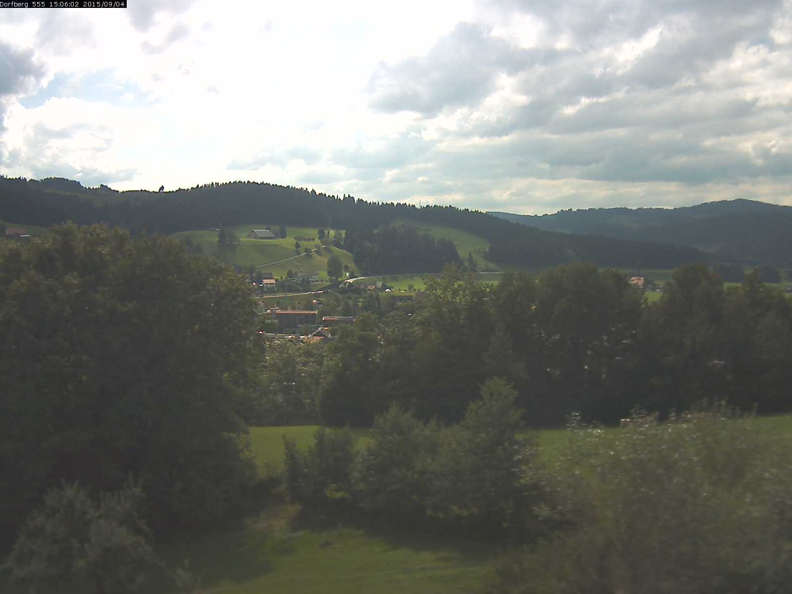 Webcam-Bild: Aussicht vom Dorfberg in Langnau 20150904-150601