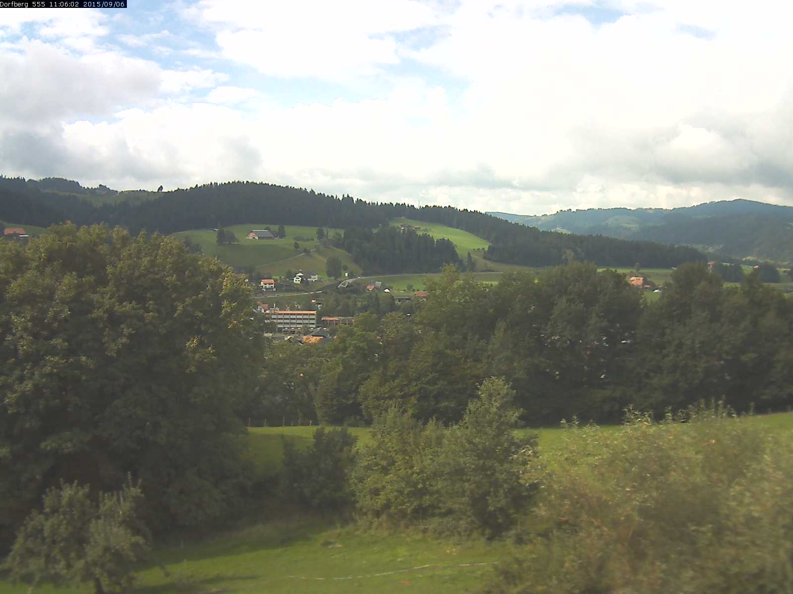 Webcam-Bild: Aussicht vom Dorfberg in Langnau 20150906-110601