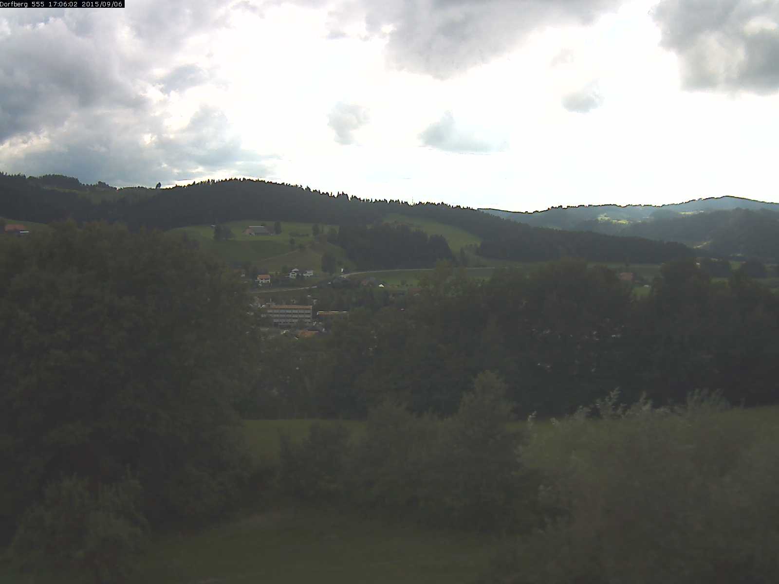 Webcam-Bild: Aussicht vom Dorfberg in Langnau 20150906-170601