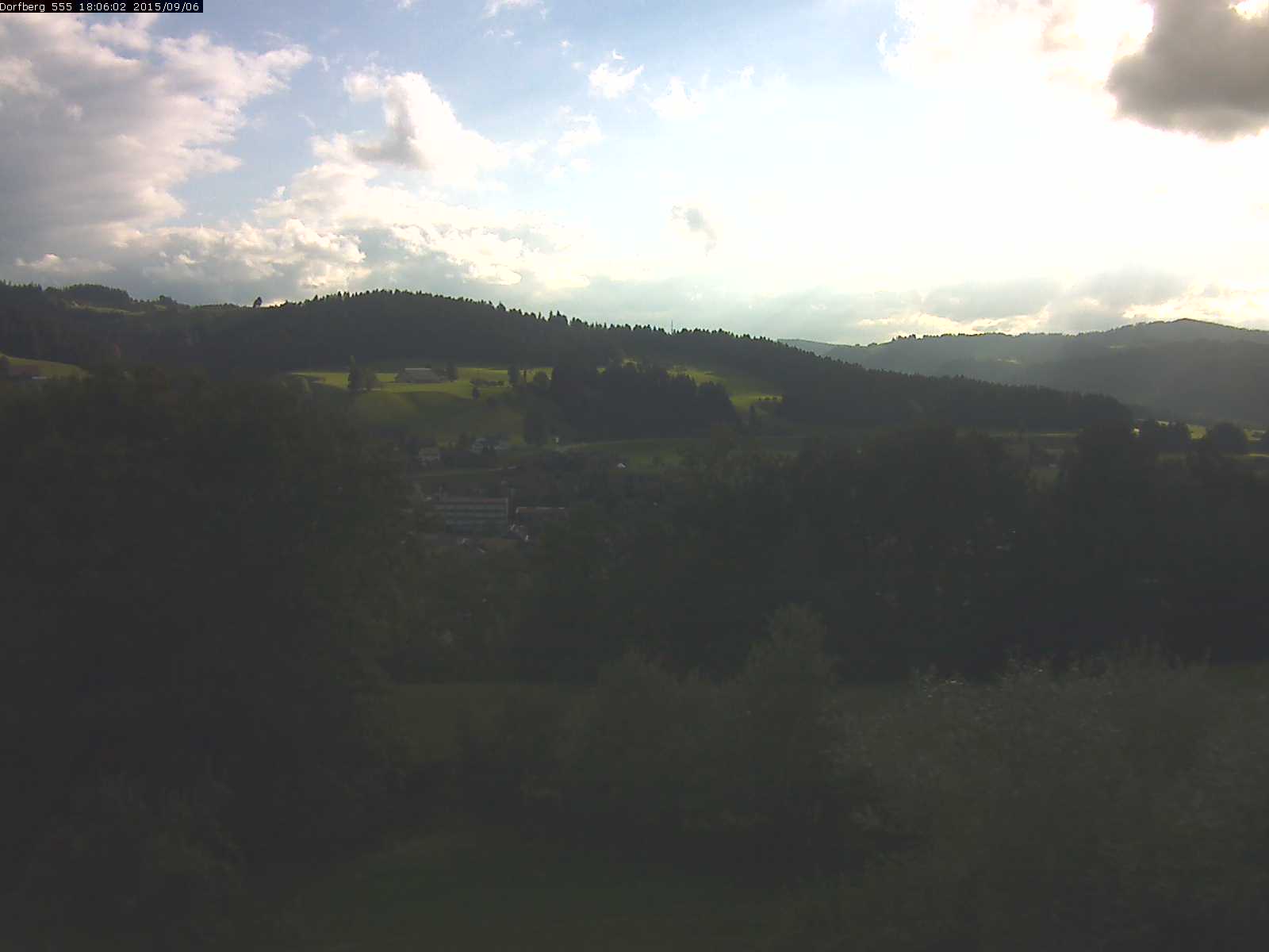 Webcam-Bild: Aussicht vom Dorfberg in Langnau 20150906-180601