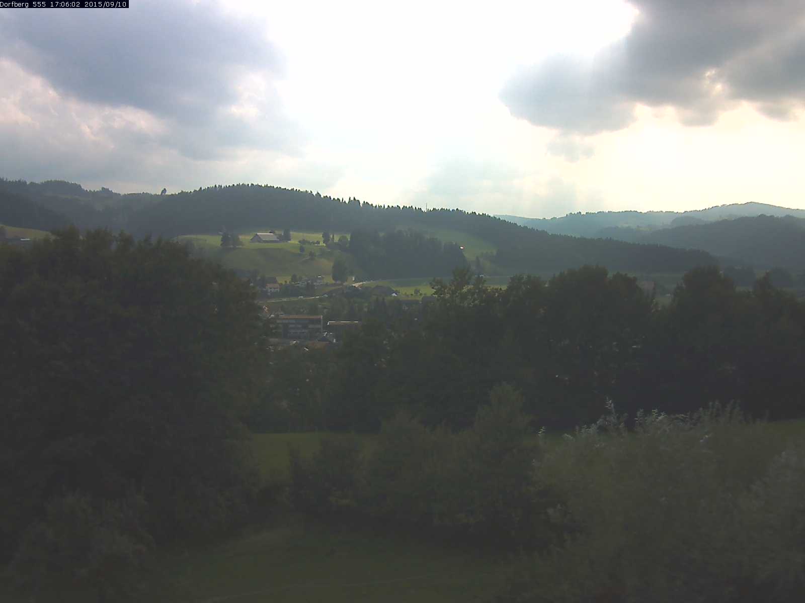 Webcam-Bild: Aussicht vom Dorfberg in Langnau 20150910-170601