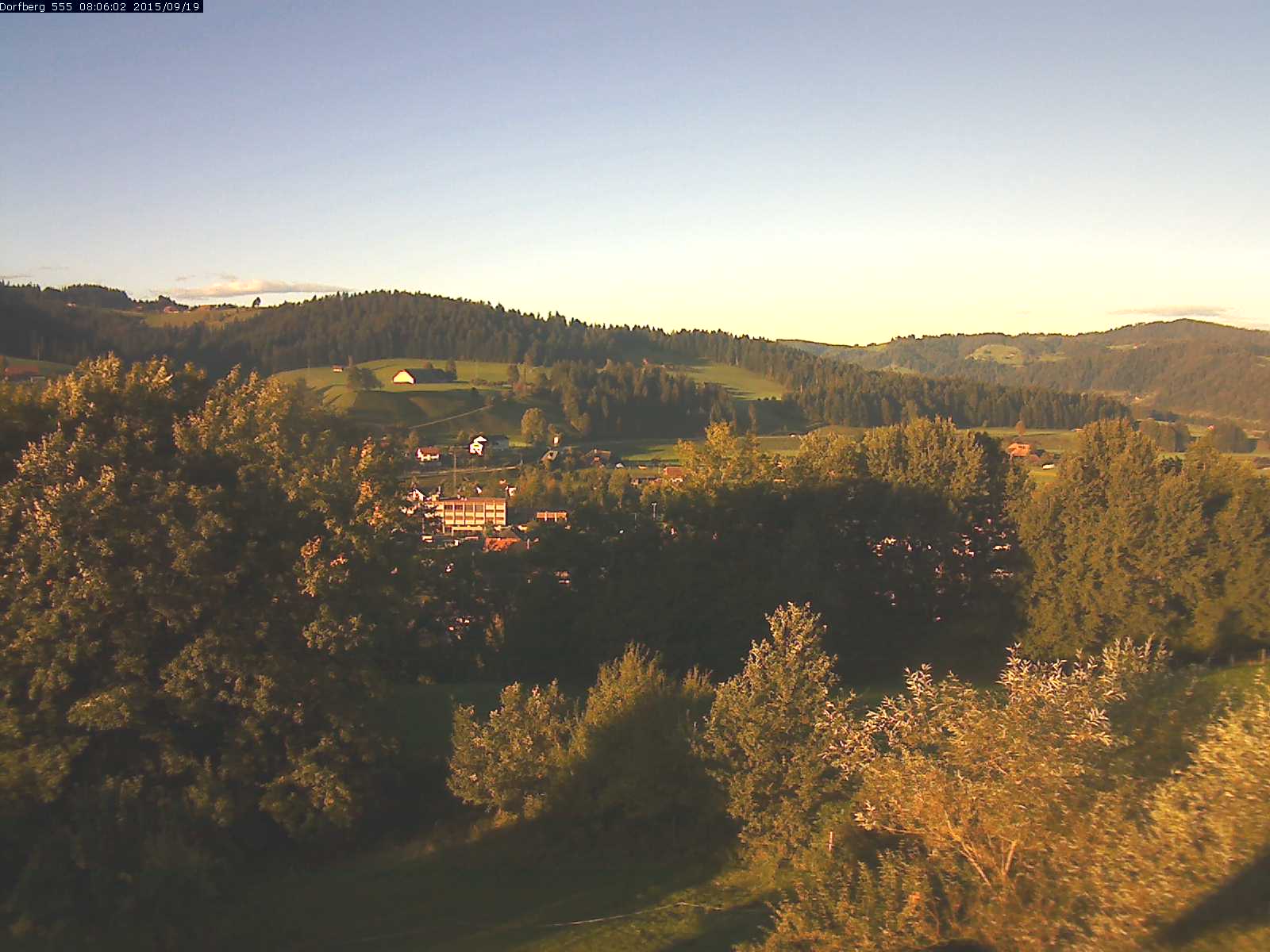 Webcam-Bild: Aussicht vom Dorfberg in Langnau 20150919-080601