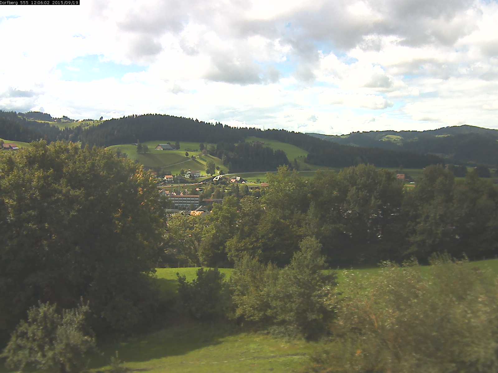 Webcam-Bild: Aussicht vom Dorfberg in Langnau 20150919-120601