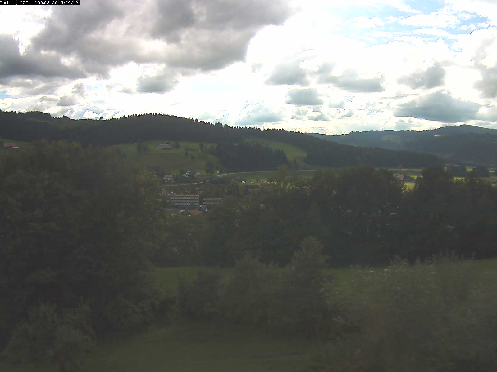Webcam-Bild: Aussicht vom Dorfberg in Langnau 20150919-160601