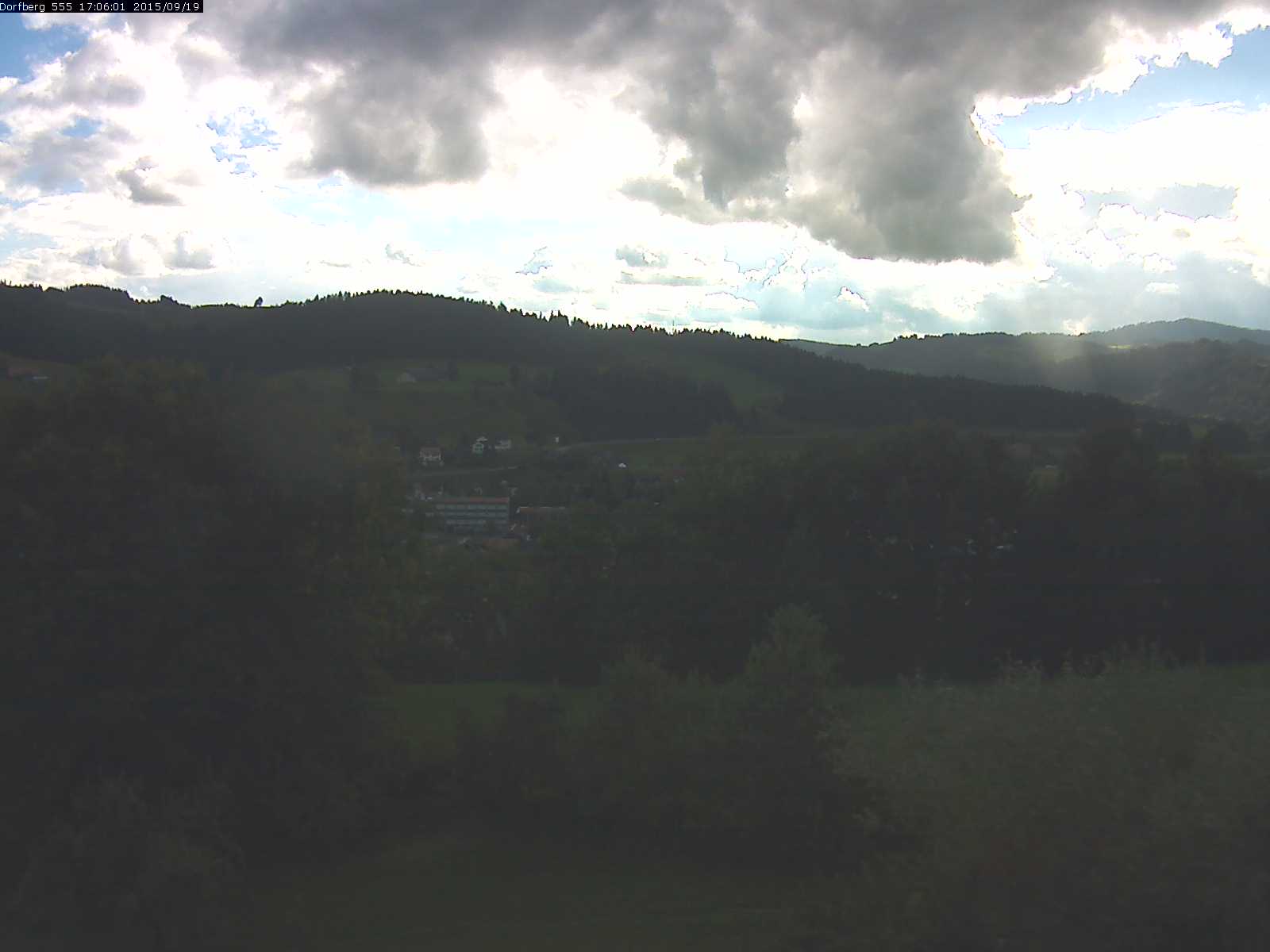 Webcam-Bild: Aussicht vom Dorfberg in Langnau 20150919-170601