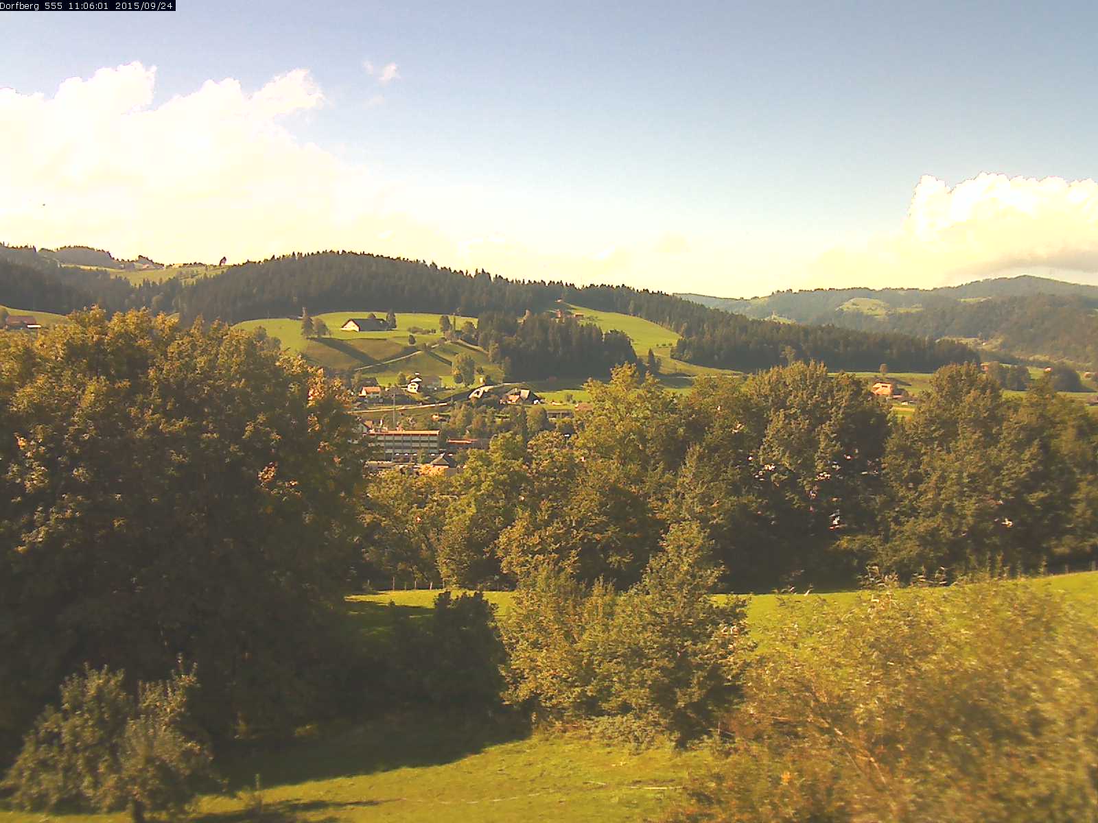 Webcam-Bild: Aussicht vom Dorfberg in Langnau 20150924-110601