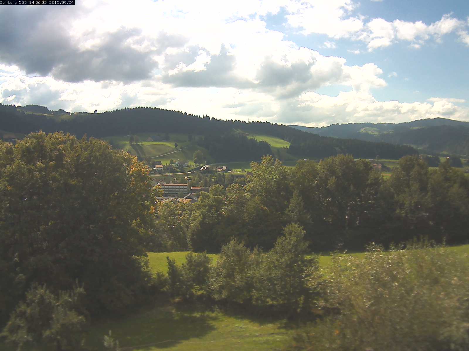 Webcam-Bild: Aussicht vom Dorfberg in Langnau 20150924-140601