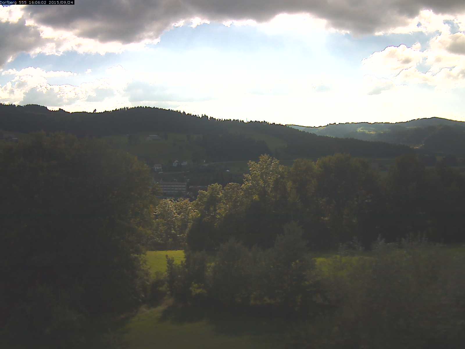 Webcam-Bild: Aussicht vom Dorfberg in Langnau 20150924-160601