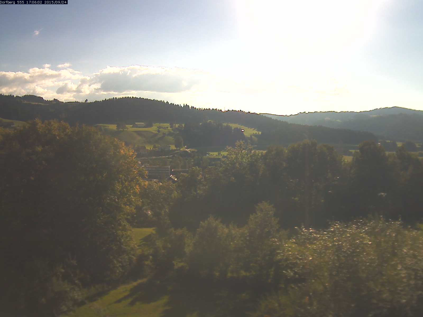 Webcam-Bild: Aussicht vom Dorfberg in Langnau 20150924-170601