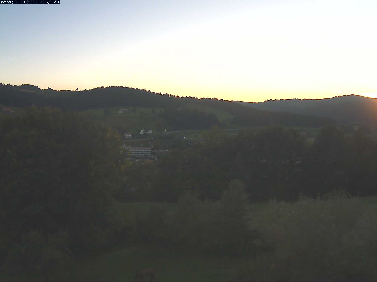 Webcam-Bild: Aussicht vom Dorfberg in Langnau 20150924-190601
