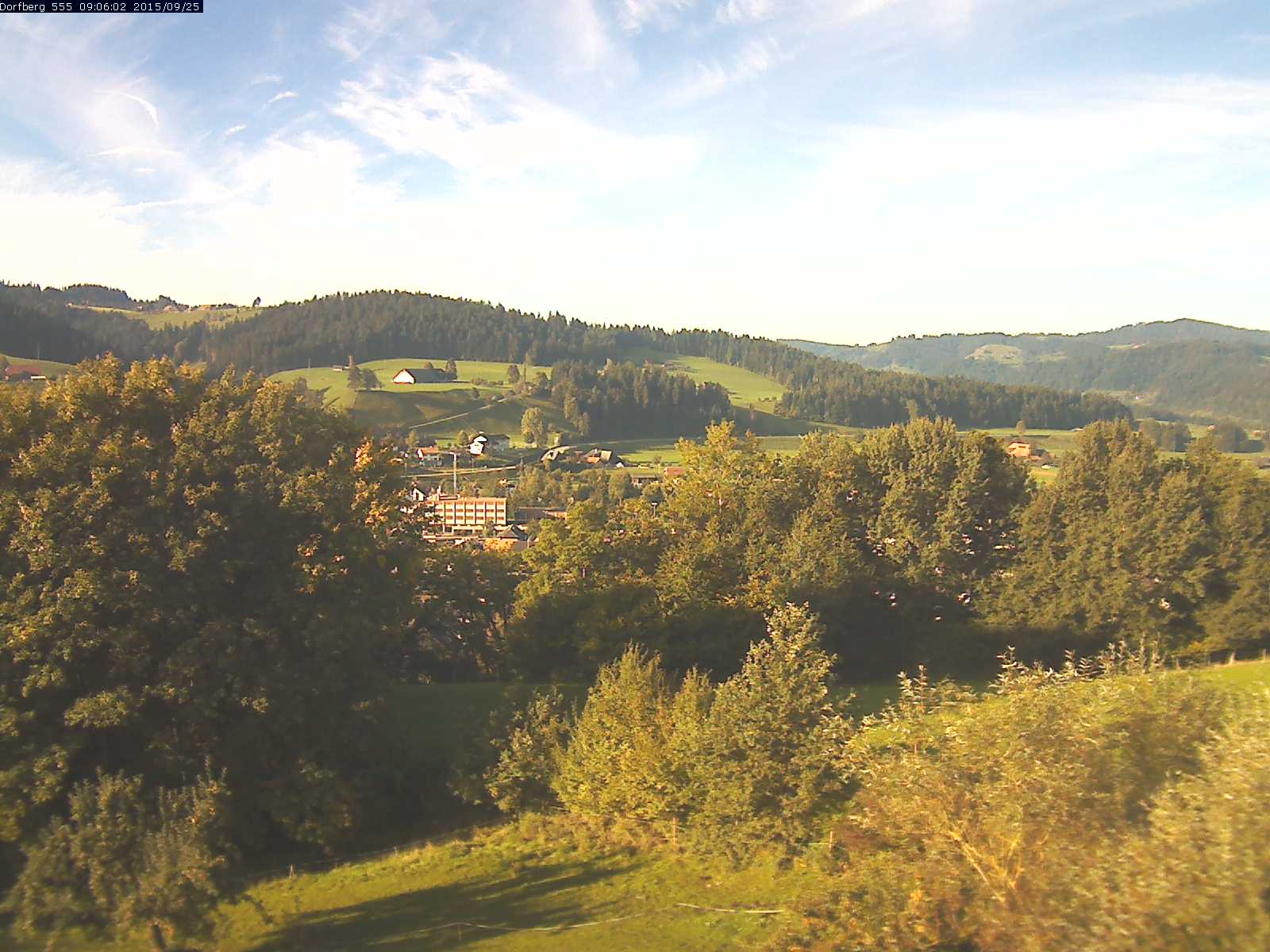 Webcam-Bild: Aussicht vom Dorfberg in Langnau 20150925-090601
