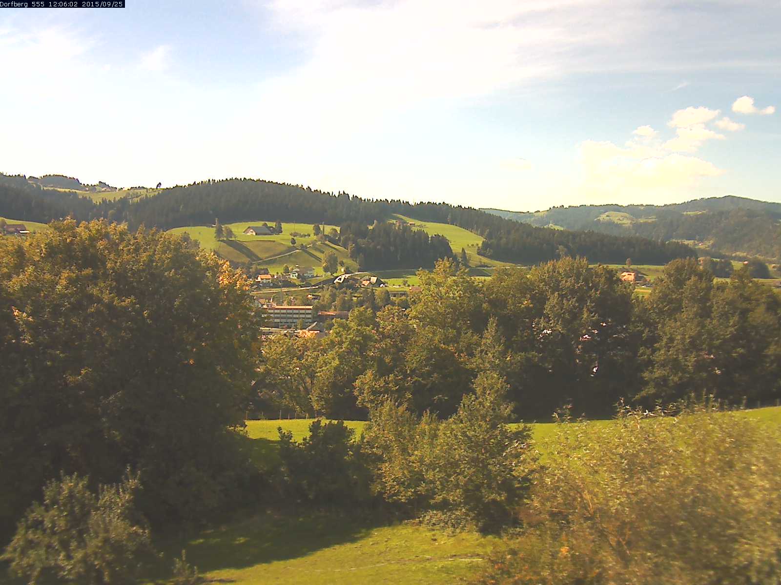 Webcam-Bild: Aussicht vom Dorfberg in Langnau 20150925-120601