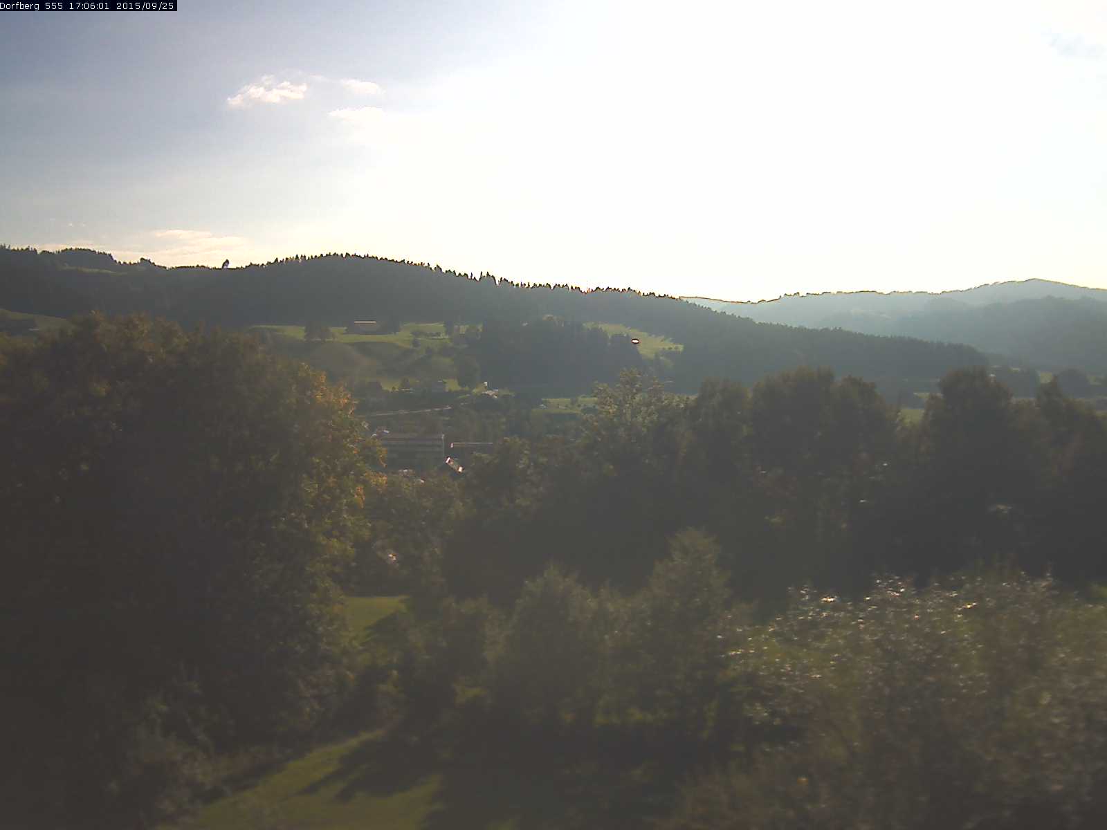 Webcam-Bild: Aussicht vom Dorfberg in Langnau 20150925-170601
