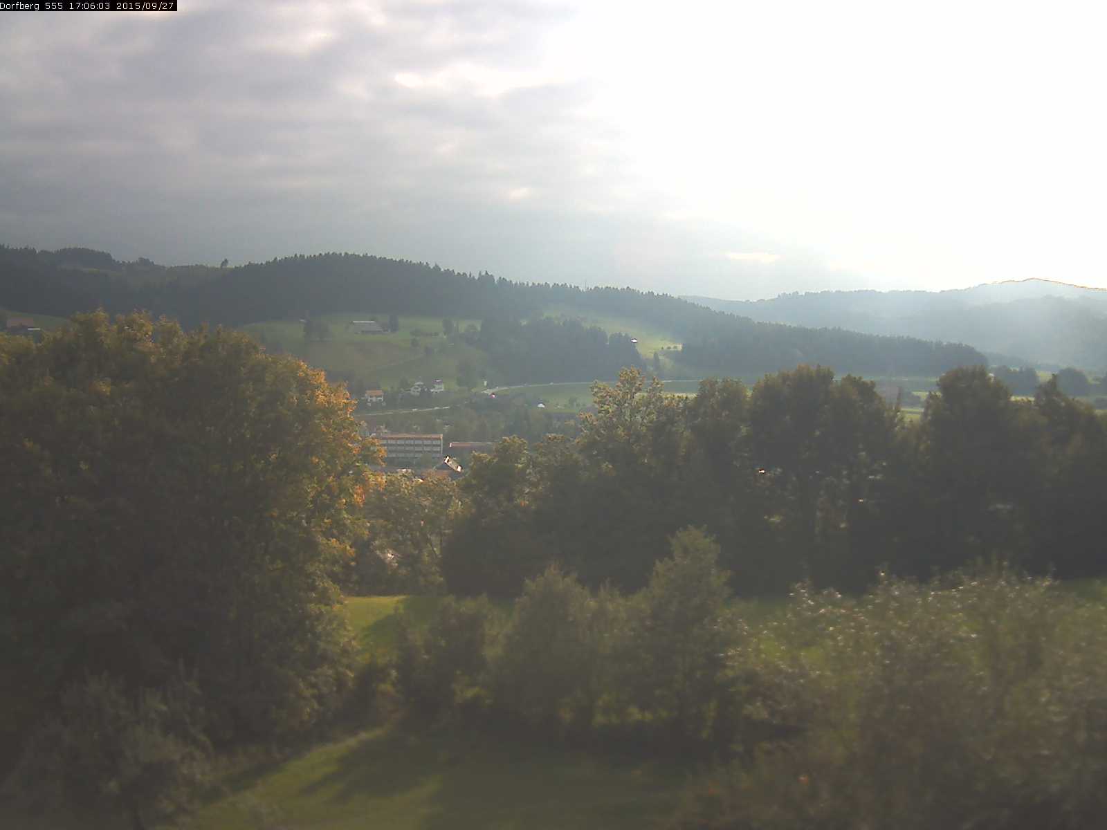 Webcam-Bild: Aussicht vom Dorfberg in Langnau 20150927-170601