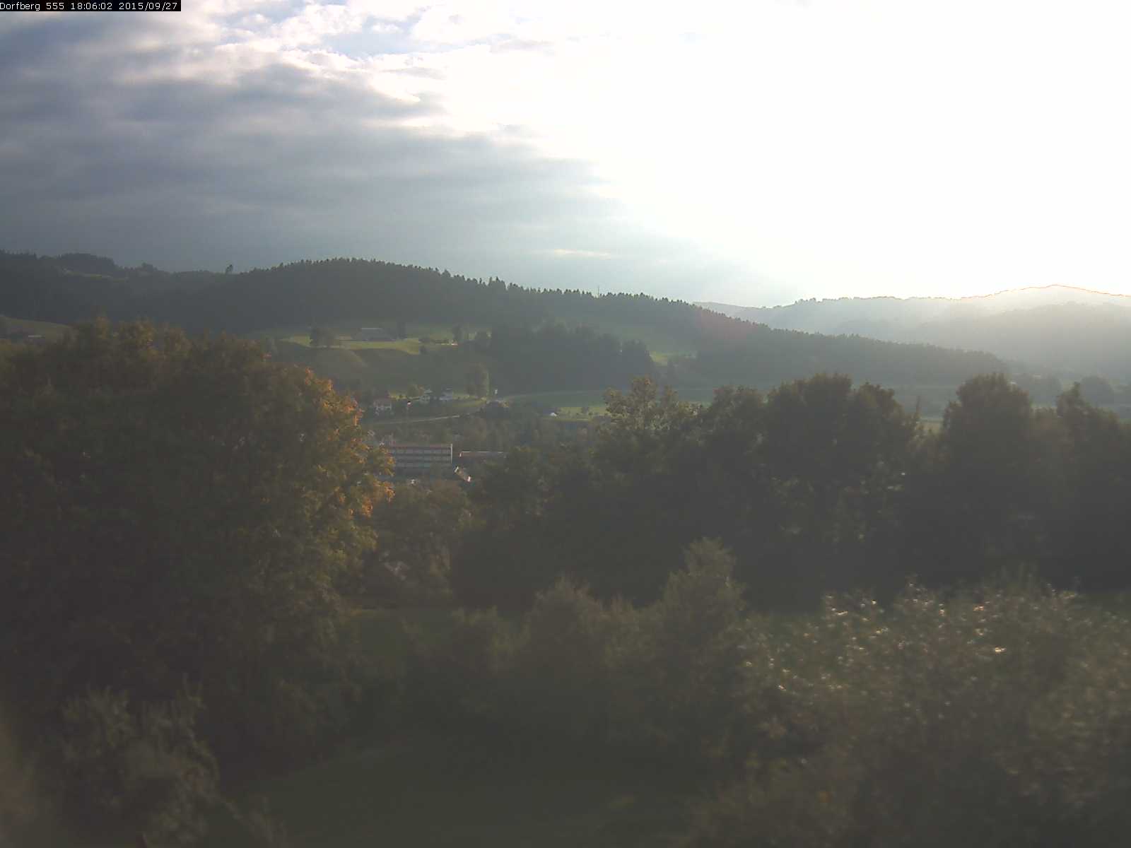 Webcam-Bild: Aussicht vom Dorfberg in Langnau 20150927-180601