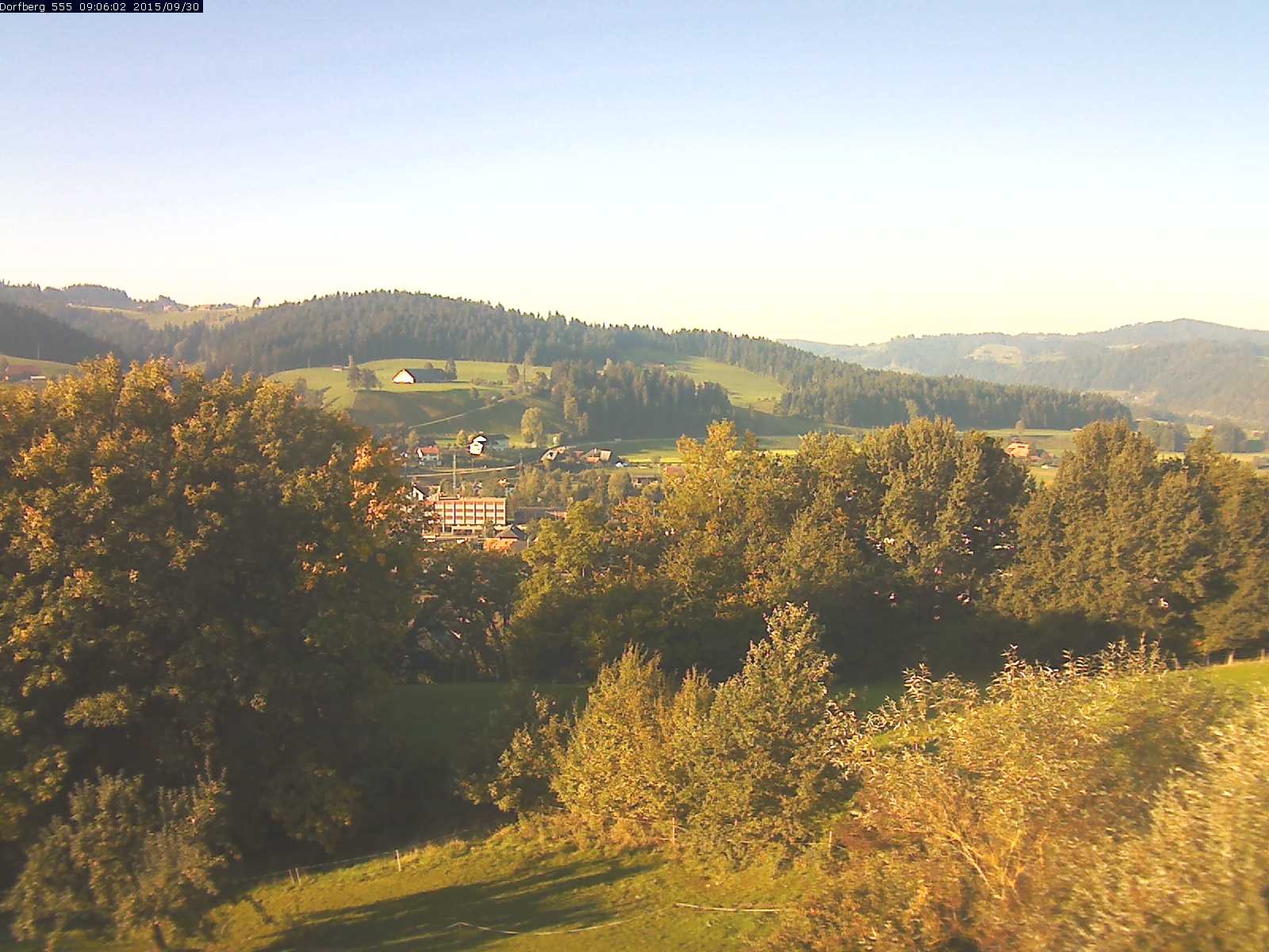 Webcam-Bild: Aussicht vom Dorfberg in Langnau 20150930-090601