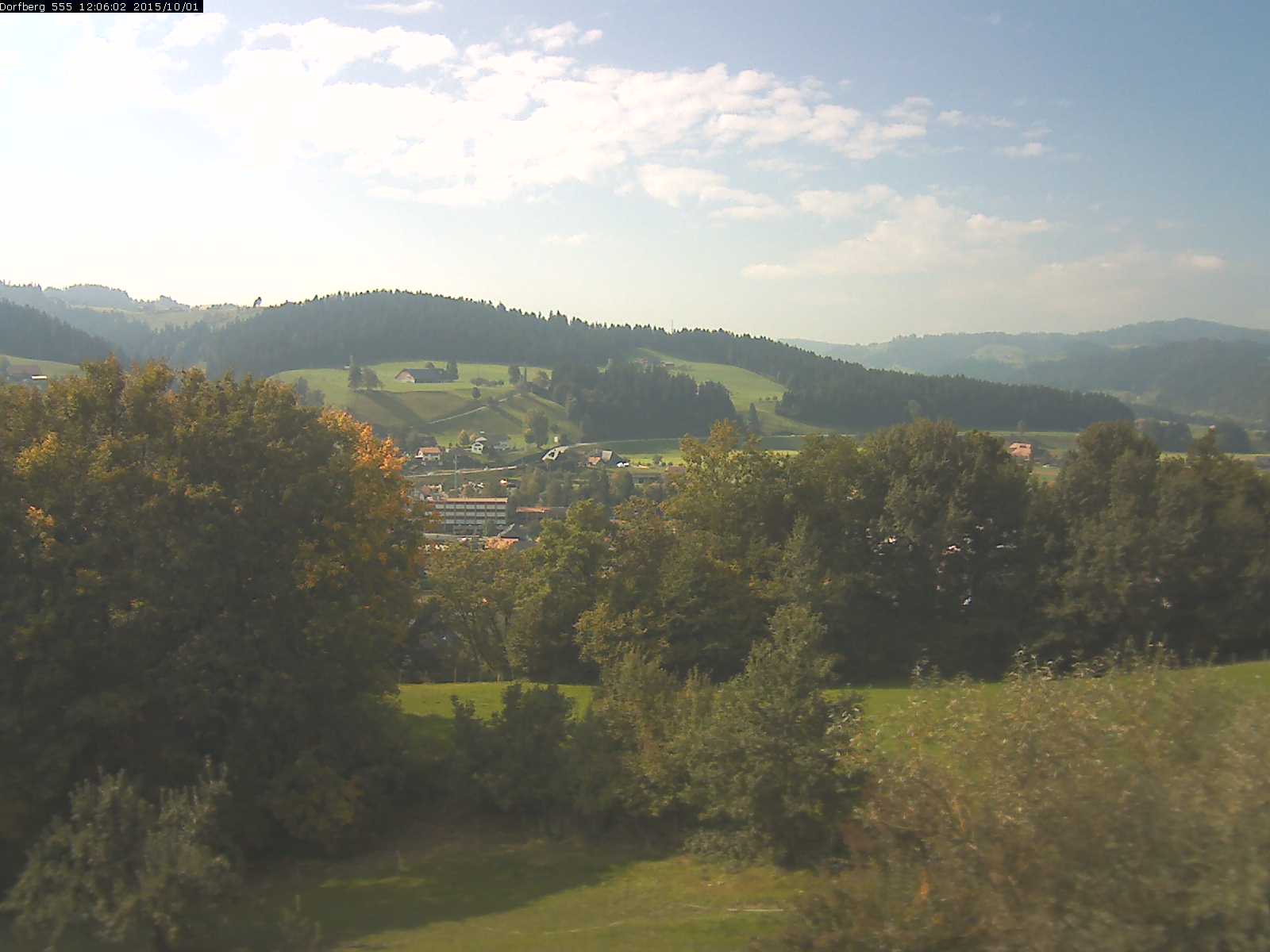 Webcam-Bild: Aussicht vom Dorfberg in Langnau 20151001-120601