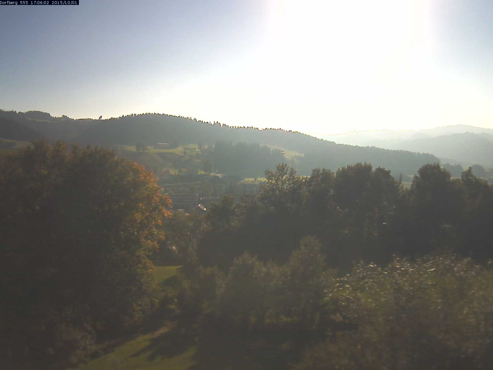 Webcam-Bild: Aussicht vom Dorfberg in Langnau 20151001-170602