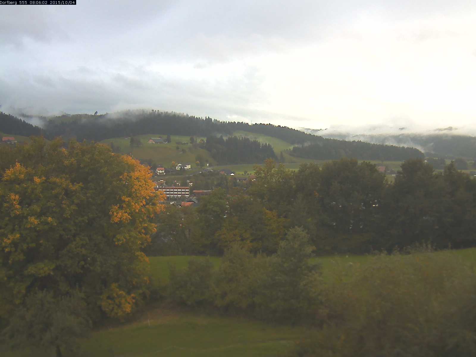 Webcam-Bild: Aussicht vom Dorfberg in Langnau 20151004-080601