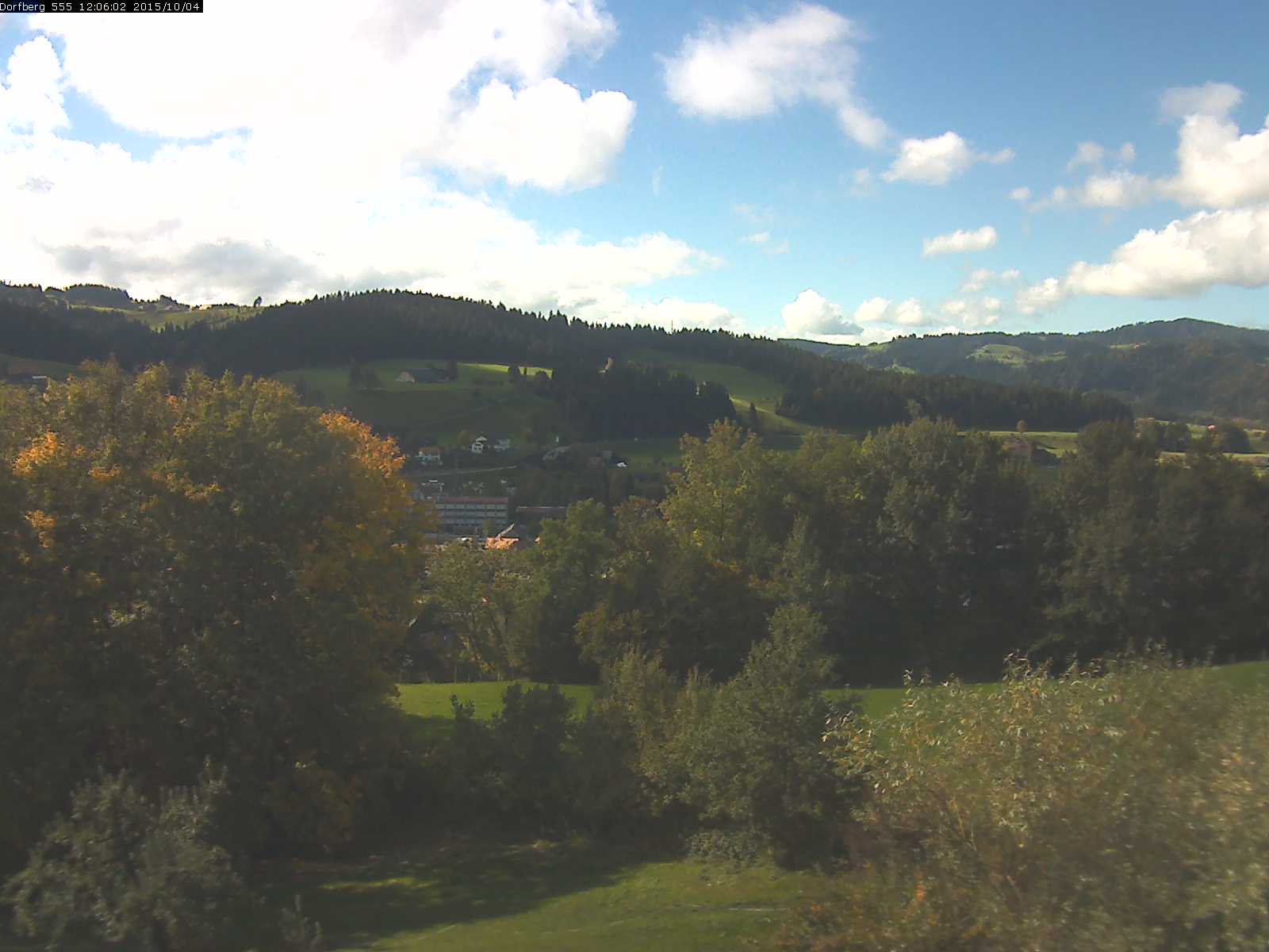 Webcam-Bild: Aussicht vom Dorfberg in Langnau 20151004-120601