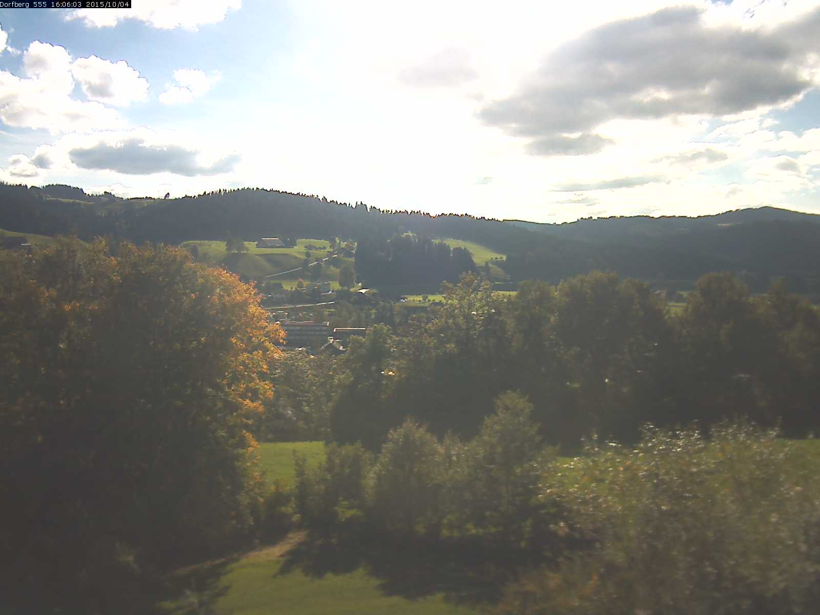 Webcam-Bild: Aussicht vom Dorfberg in Langnau 20151004-160602