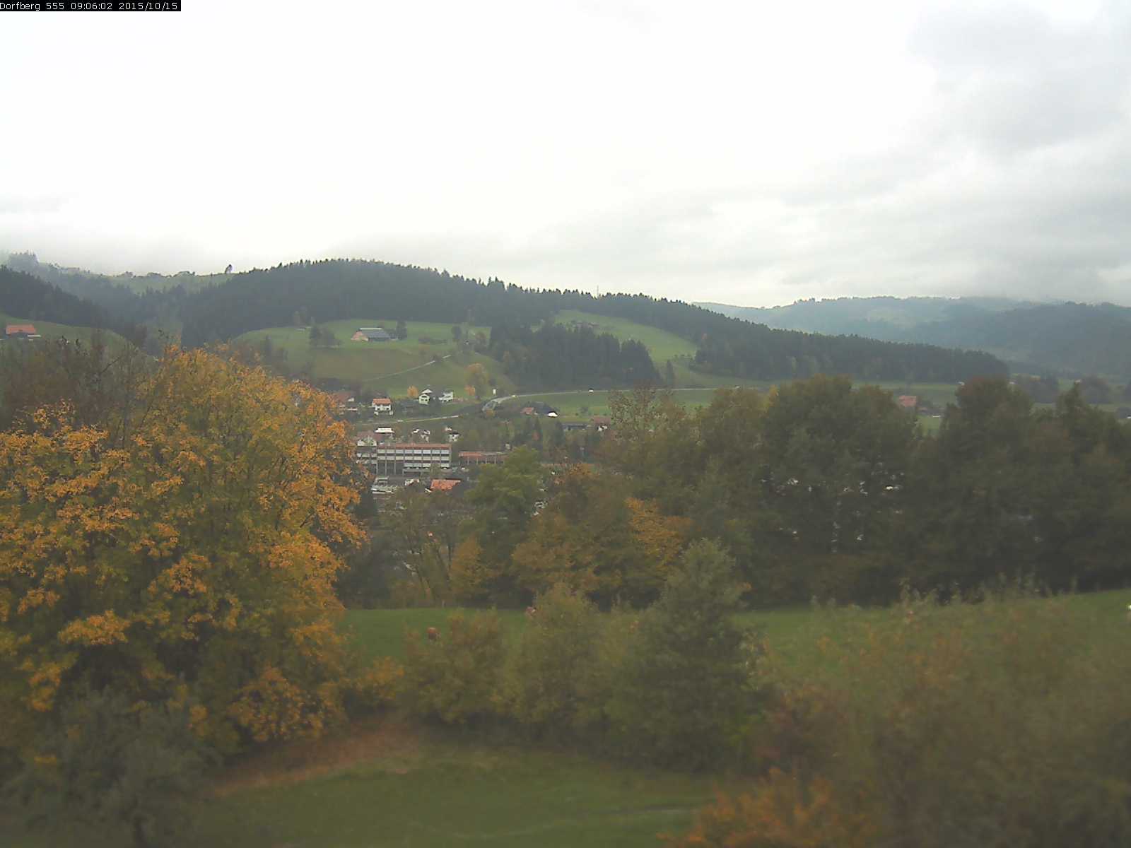 Webcam-Bild: Aussicht vom Dorfberg in Langnau 20151015-090601