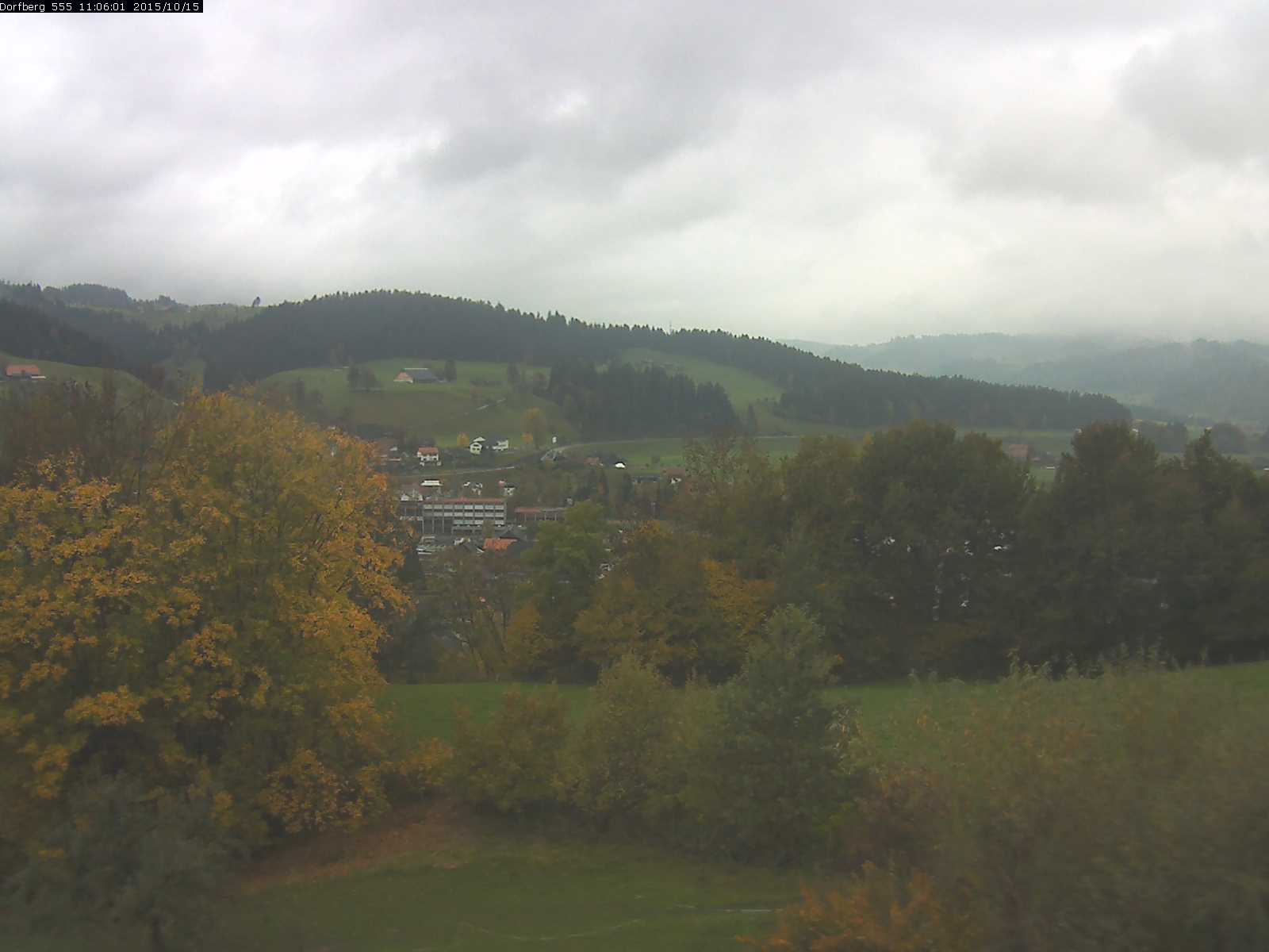 Webcam-Bild: Aussicht vom Dorfberg in Langnau 20151015-110601