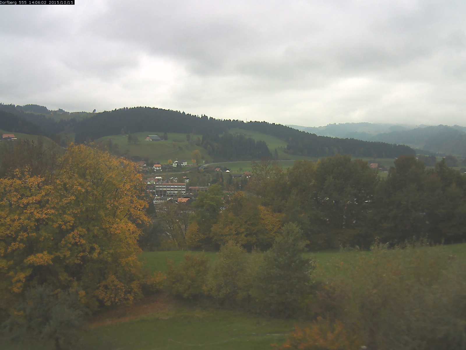 Webcam-Bild: Aussicht vom Dorfberg in Langnau 20151015-140601