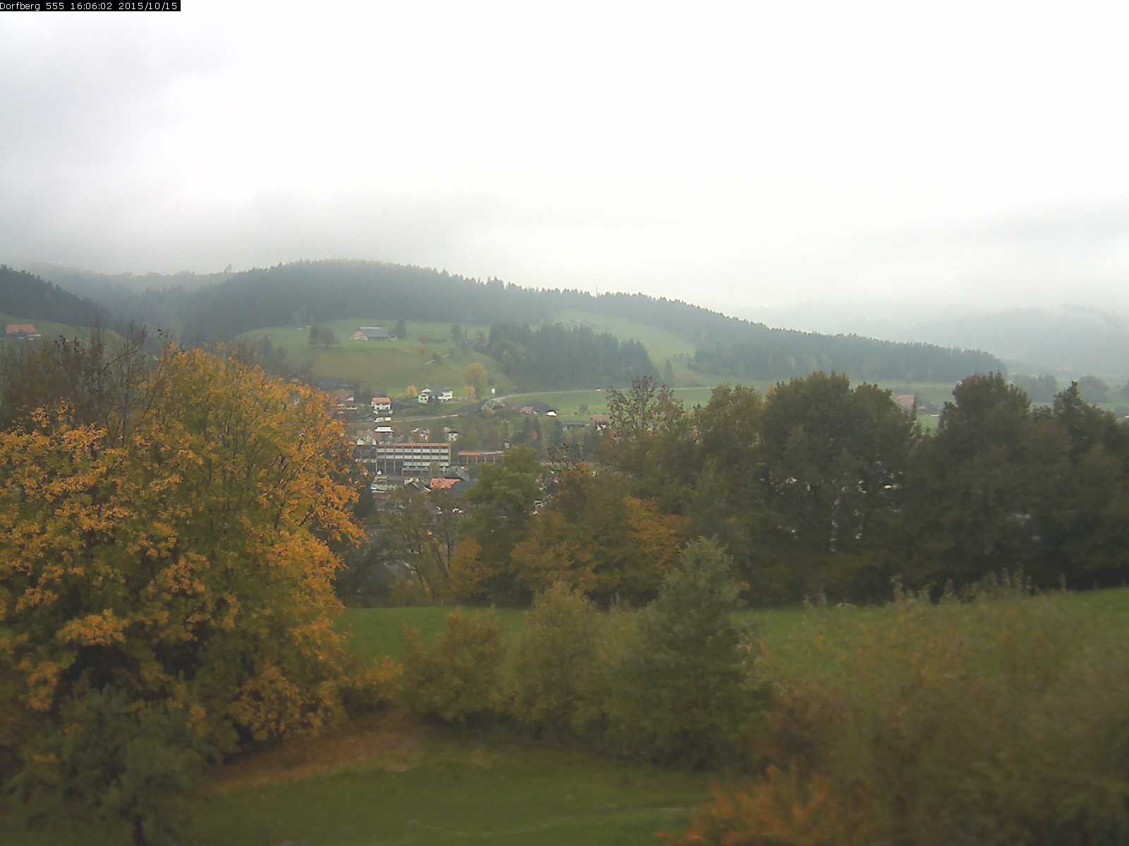 Webcam-Bild: Aussicht vom Dorfberg in Langnau 20151015-160601