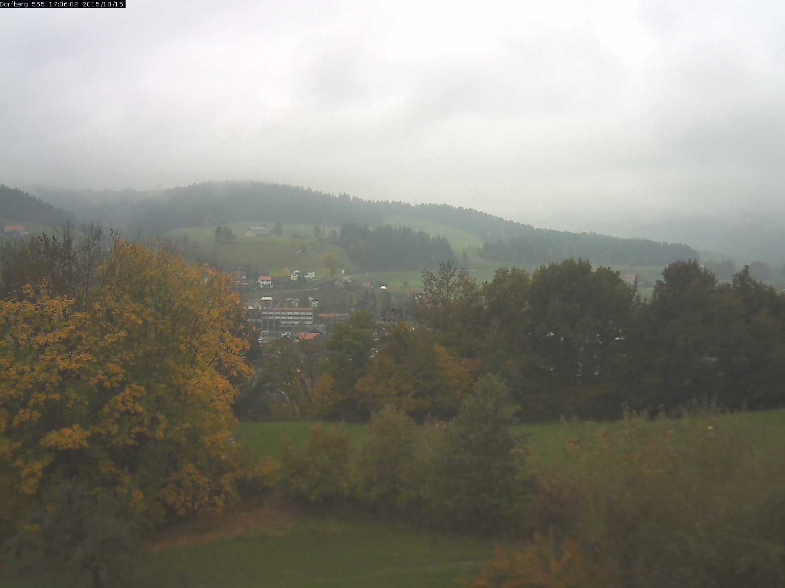 Webcam-Bild: Aussicht vom Dorfberg in Langnau 20151015-170601