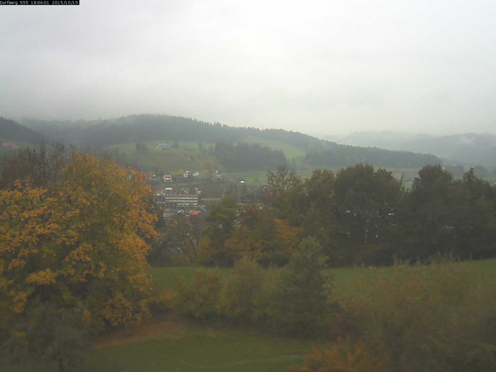 Webcam-Bild: Aussicht vom Dorfberg in Langnau 20151015-180601