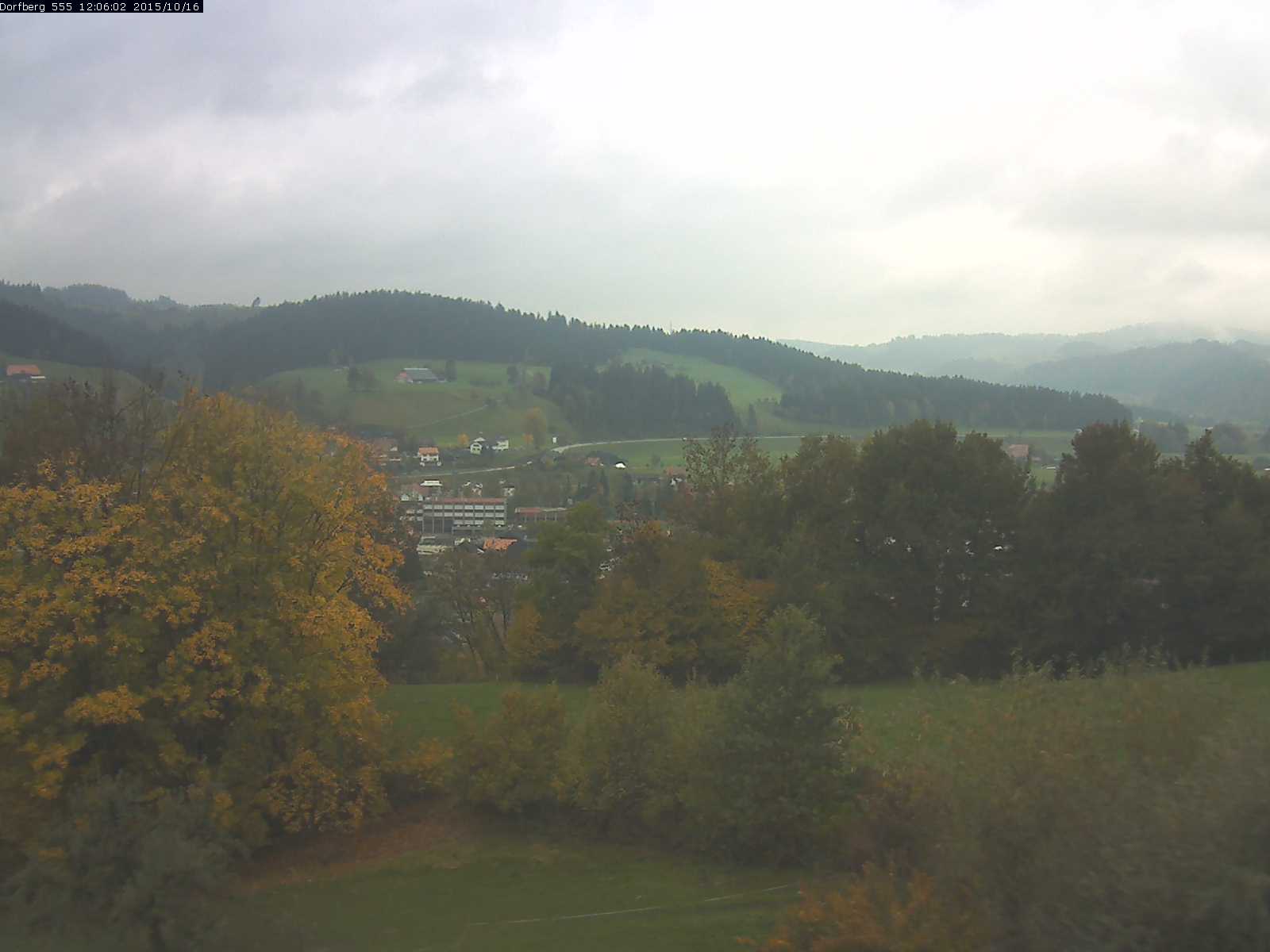 Webcam-Bild: Aussicht vom Dorfberg in Langnau 20151016-120601