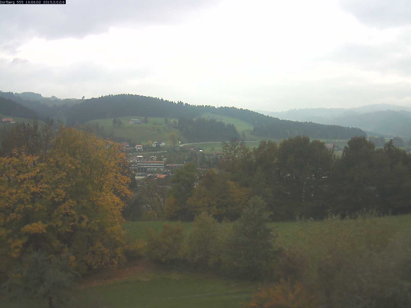 Webcam-Bild: Aussicht vom Dorfberg in Langnau 20151016-160601