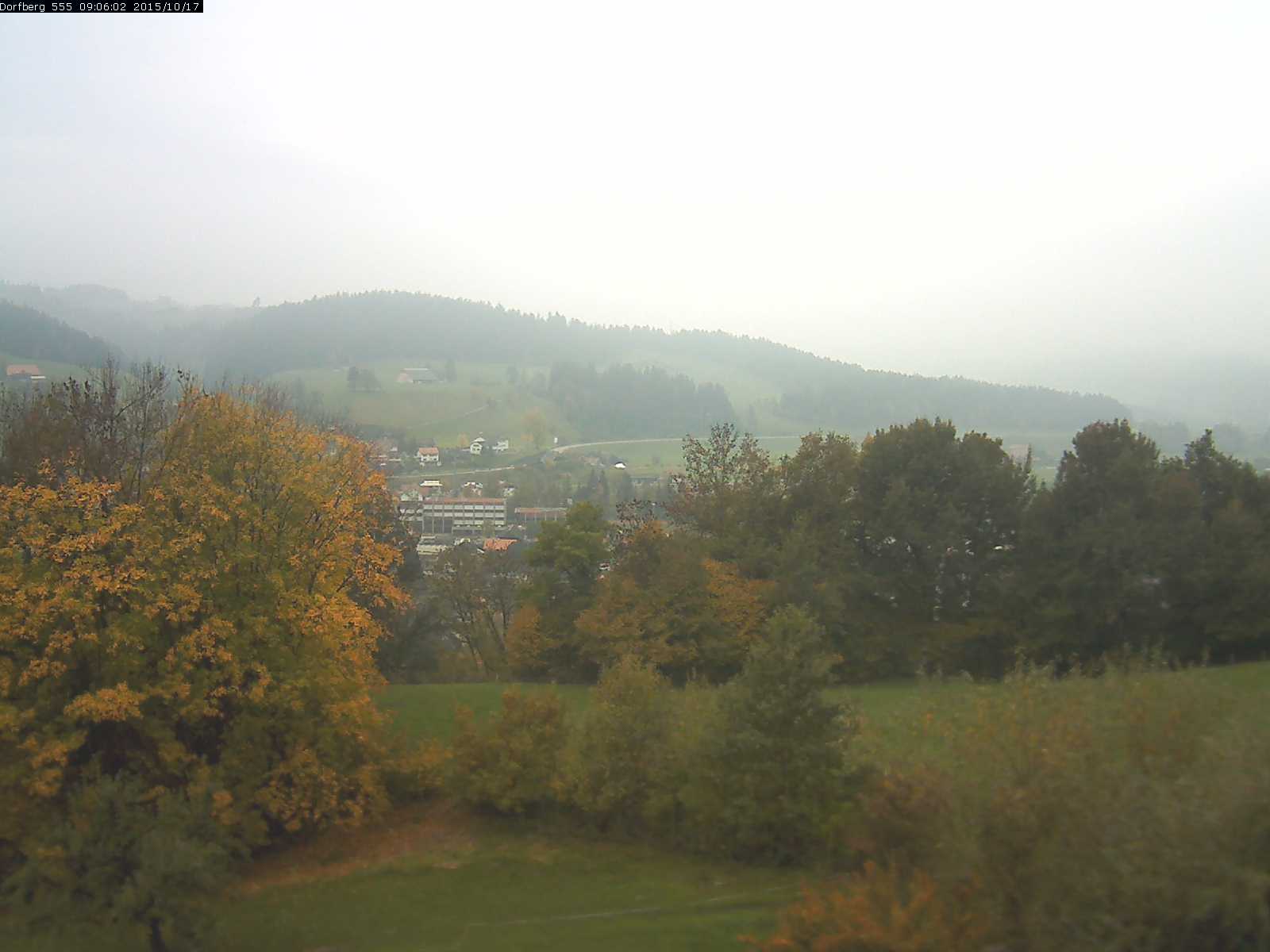 Webcam-Bild: Aussicht vom Dorfberg in Langnau 20151017-090601